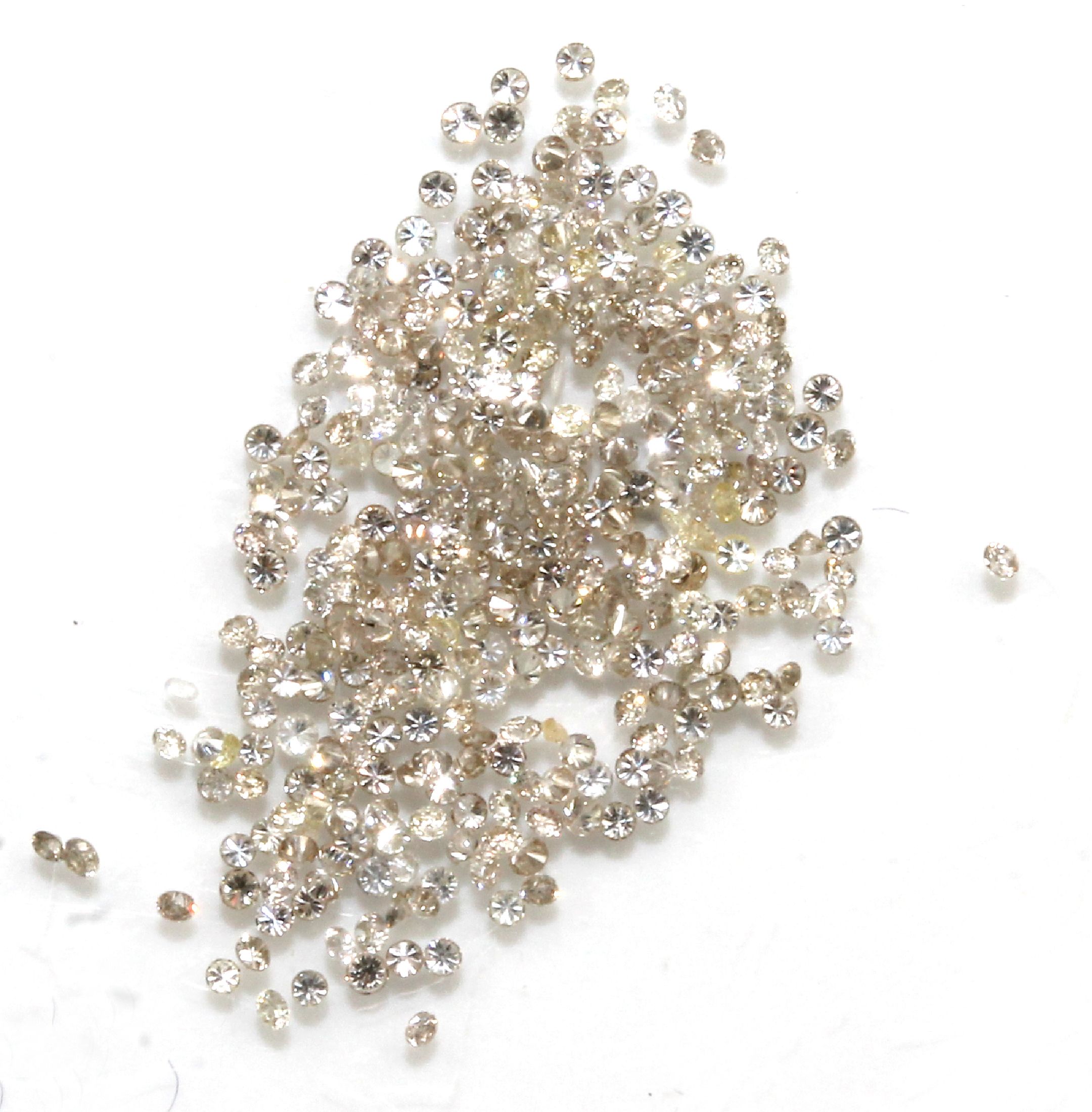 Lot Diamanten zus. ca. 1.05 ct feines Weiß- Weiß(G-H)/vs, Durchm. ca. 0.85-0.95 mm, Ausfassware