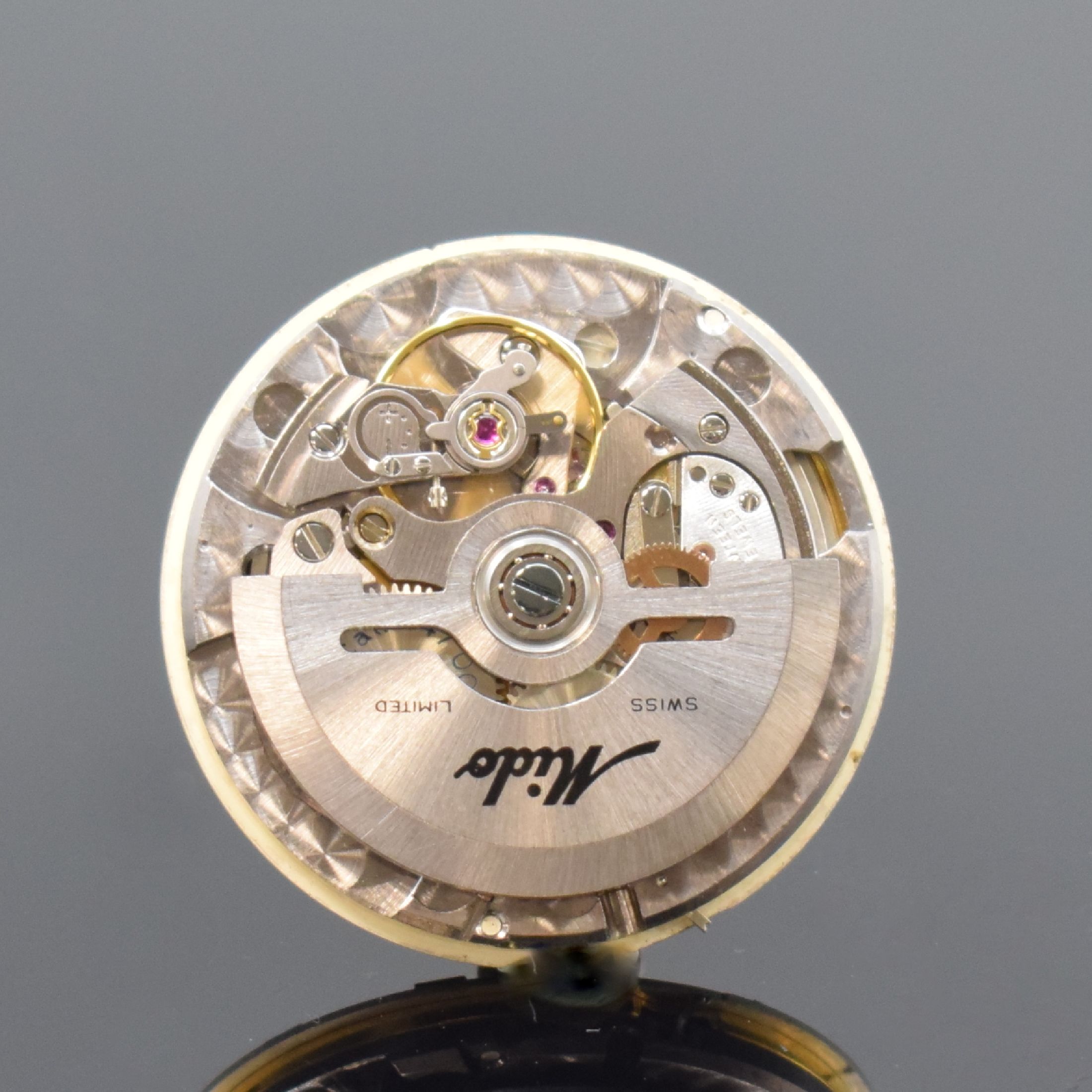 Detail e: MIDO Ocean Star Datoday Herrenarmbanduhr Referenz 5059 in Stahl, Schweiz um 1970, Automatik, Monocoque-Geh., orig. Glas u. Krone, silb. Zifferbl., ...