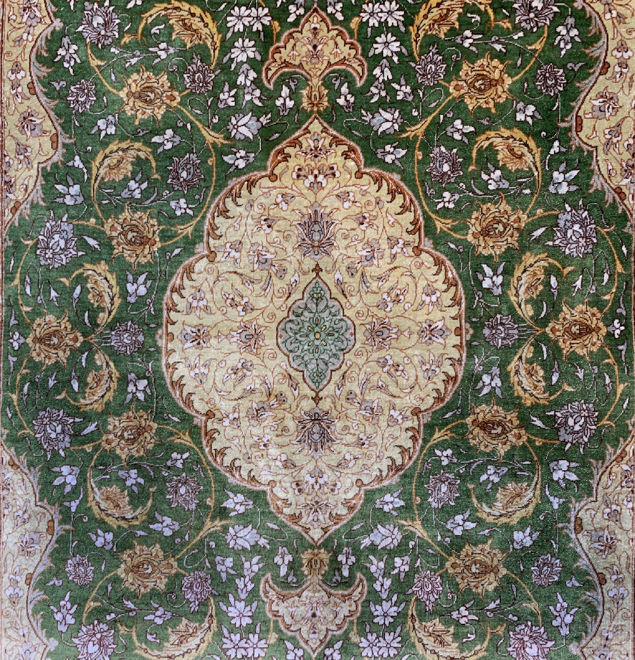 Detail b: Ghom Seide fein, signiert, Persien, ca. 50 Jahre, reine Naturseide, ca. 151 x 100 cm, ca.1,0 Mio. Kn/qm, gereinigt, EHZ: 1-2.