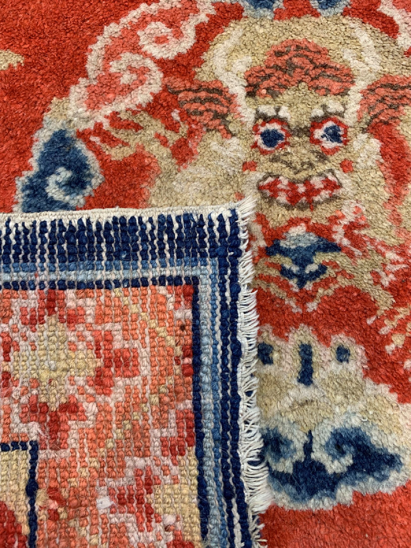 Detail d: Ning-Hsia"Sitzbank-Teppiche", China, um 1900, Wolle auf Baumwolle, ca. 198 x 68 cm, EHZ: 2