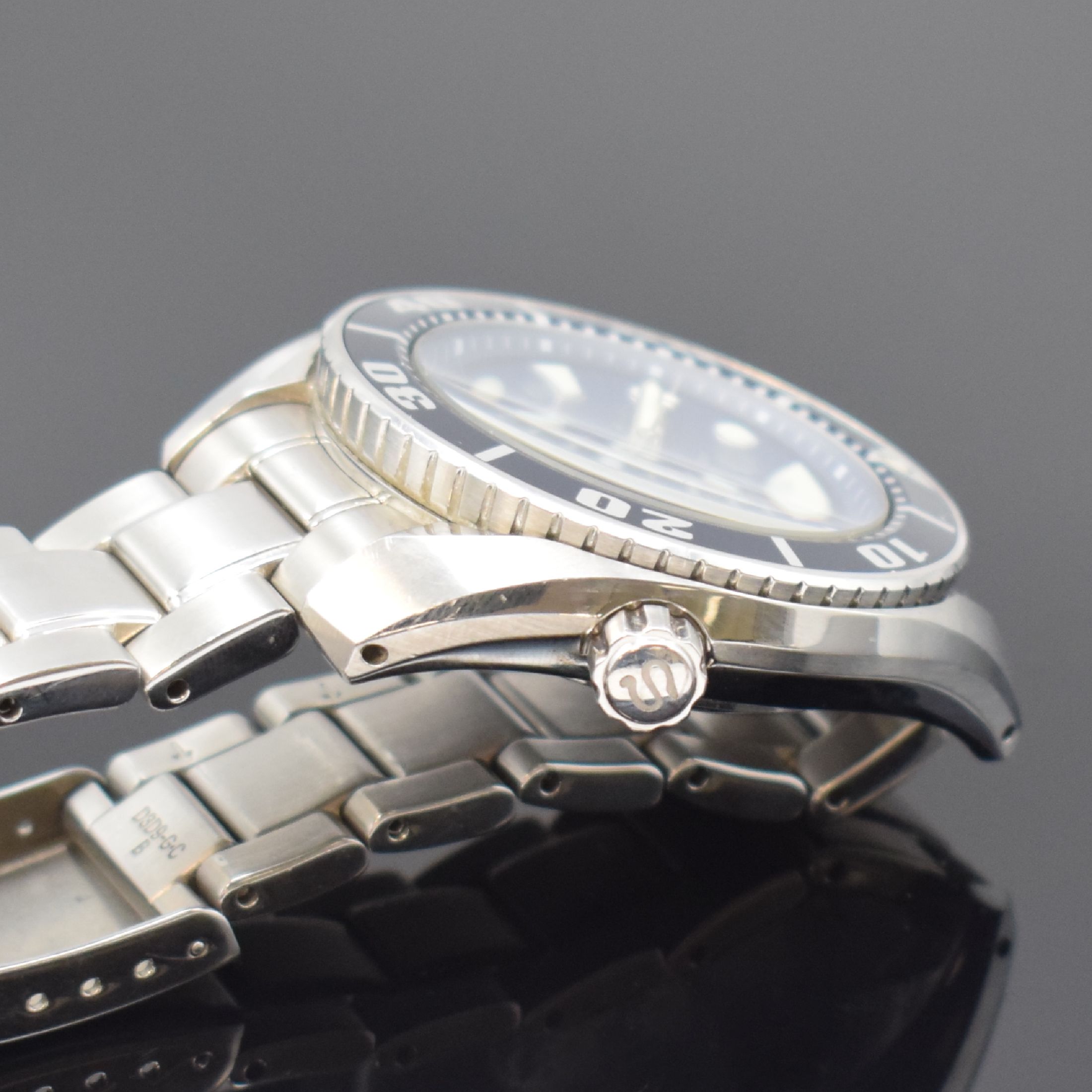 Detail c: SEIKO Scuba Automatic Taucheruhr in Stahl/ Stahlband, Japan um 2010, massives Geh. Ref. 6R15-00G0 am orig. Stahlband m. Faltschl., Boden u. Krone ...