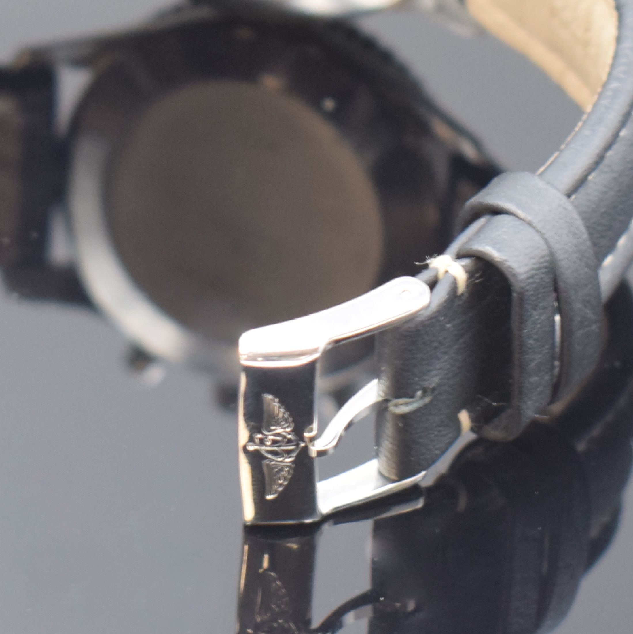 Detail b: BREITLING Navitimer Fliegerchronograph Referenz 806 in Stahl, Schweiz um 1964, Handaufzug, gedr. Geh., beids. drehb. Rechenschieber-Lünette, orig. ...
