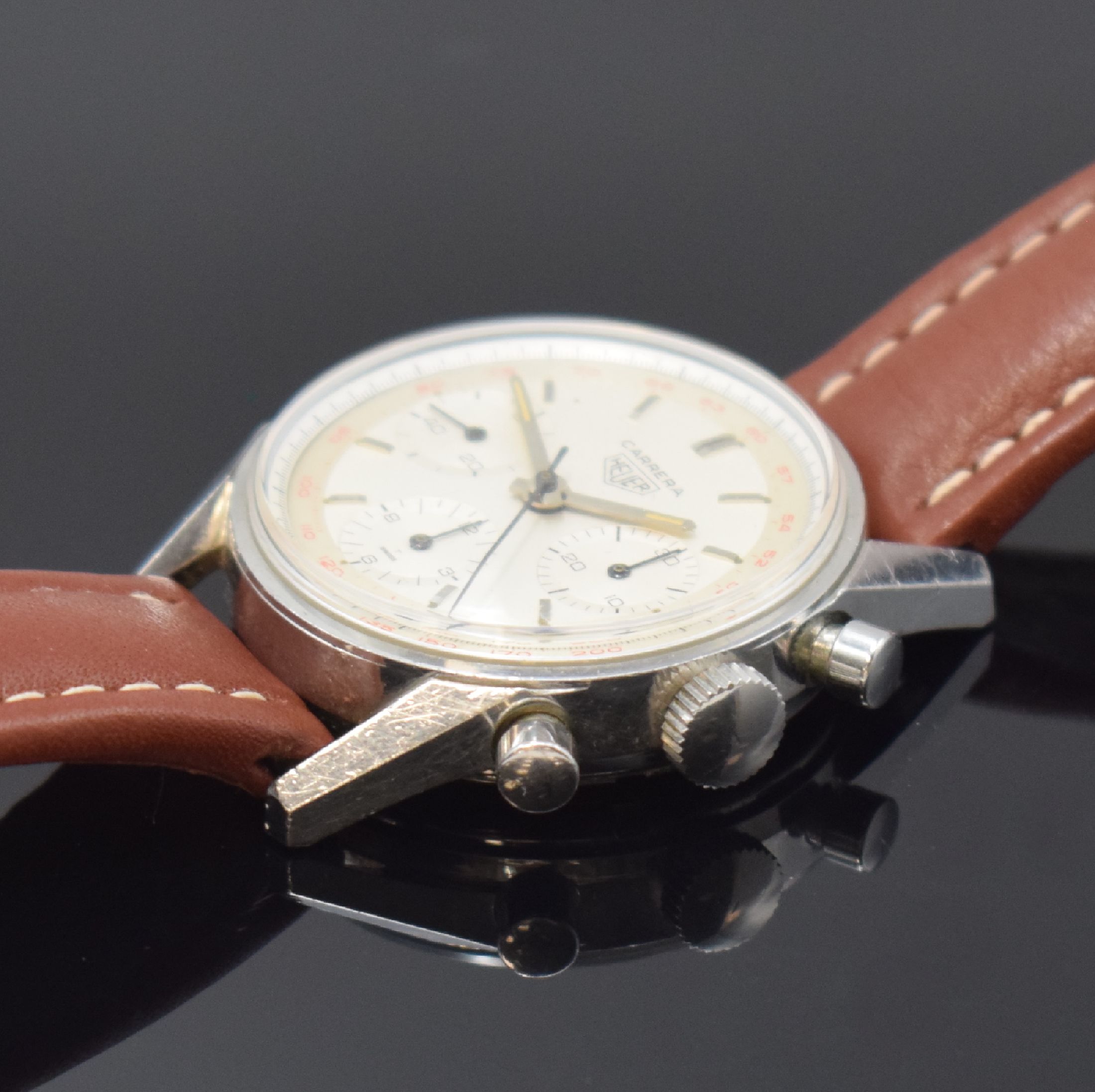 Detail b: HEUER Carrera seltener, legendäre Schaltradchronograph Referenz 2447, Handaufzug, Schweiz 1960er Jahre, Edelstahl, Boden geschr., silb. ...