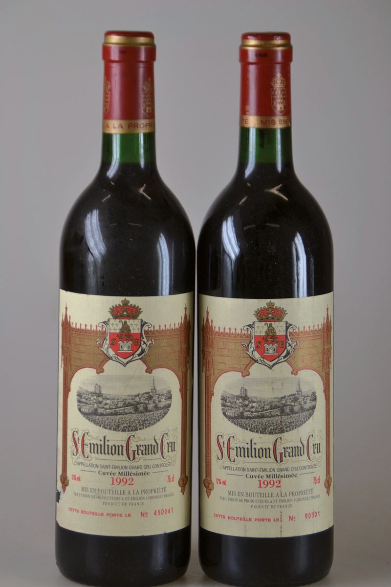 6 Flaschen 1992 Saint Emilion Grand Cru, CuveeMillesimee, Saint Emilion, je ca. 750ml, 12%Vol., mind. Top Shoulder