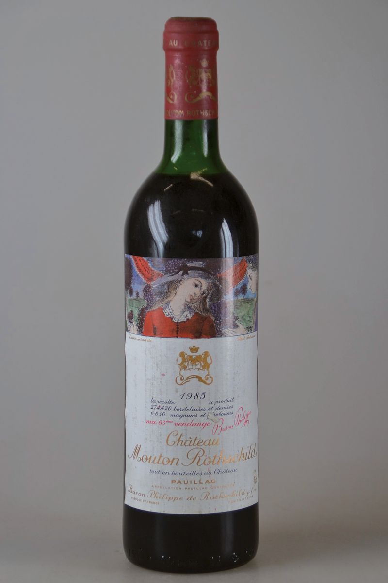 1 Flasche 1985 Chateau Mouton Rothschild, Pauillac, ca. 750ml, ca. 11,5% Vol., Künstleretikett nach Paul Delvaux, Upper Mid Shoulder, l. beschmutzt, ...