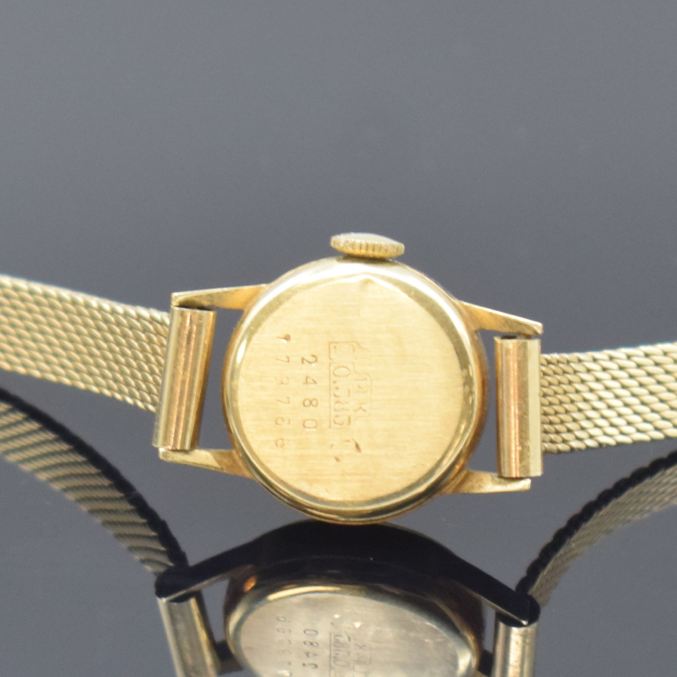 Detail c: AERO Damenarmbanduhr in GG 585/000, Schweiz um 1965, Handaufzug, gedr. Geh., abnehmbares Milanaiseband, silb. Zifferbl., gold. Indizes u. -zeiger, ...