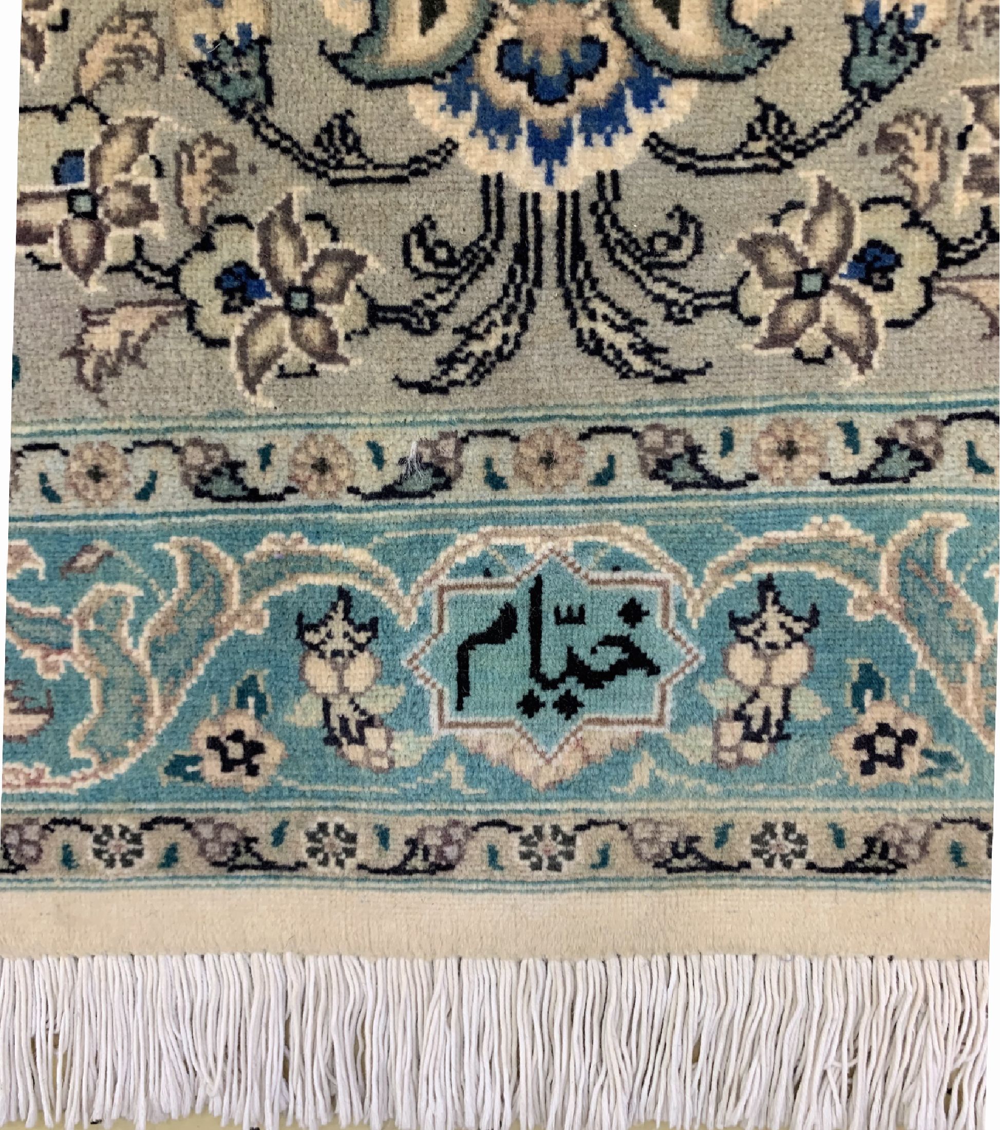 Detail d: Täbriz fein(50 Raj) Persien, signiert(Khaiam), ca. 40 Jahre, Korkwolle auf Baumwolle, ca. 435 x 350 cm, gereinigt, EHZ: 1-2.