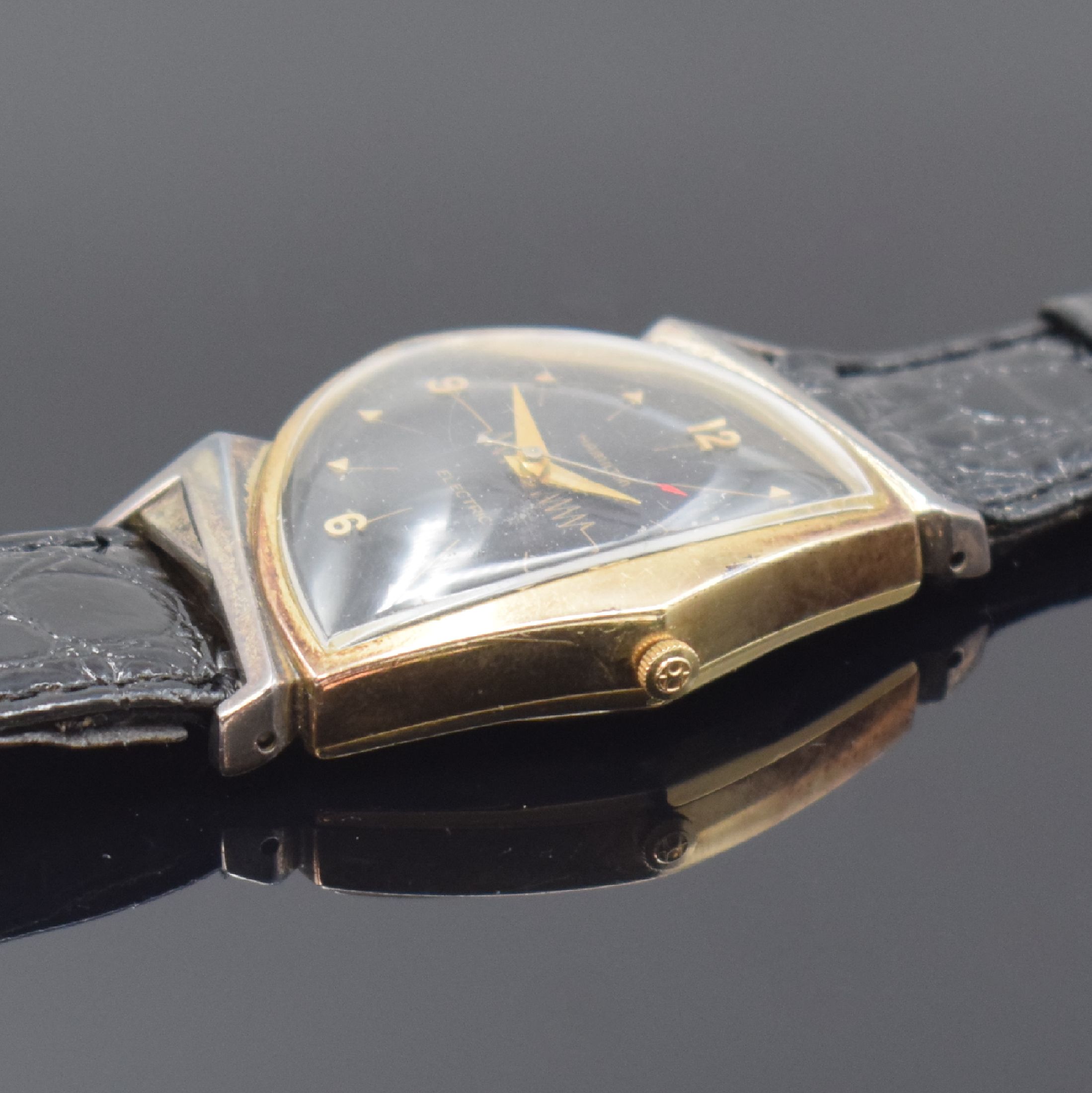 Detail b: HAMILTON Electric seltene vergoldete Armbanduhr, USA um 1960, eine der ersten elektromechanischen Uhren, asymmetrisches Geh. teils angel., Boden ...