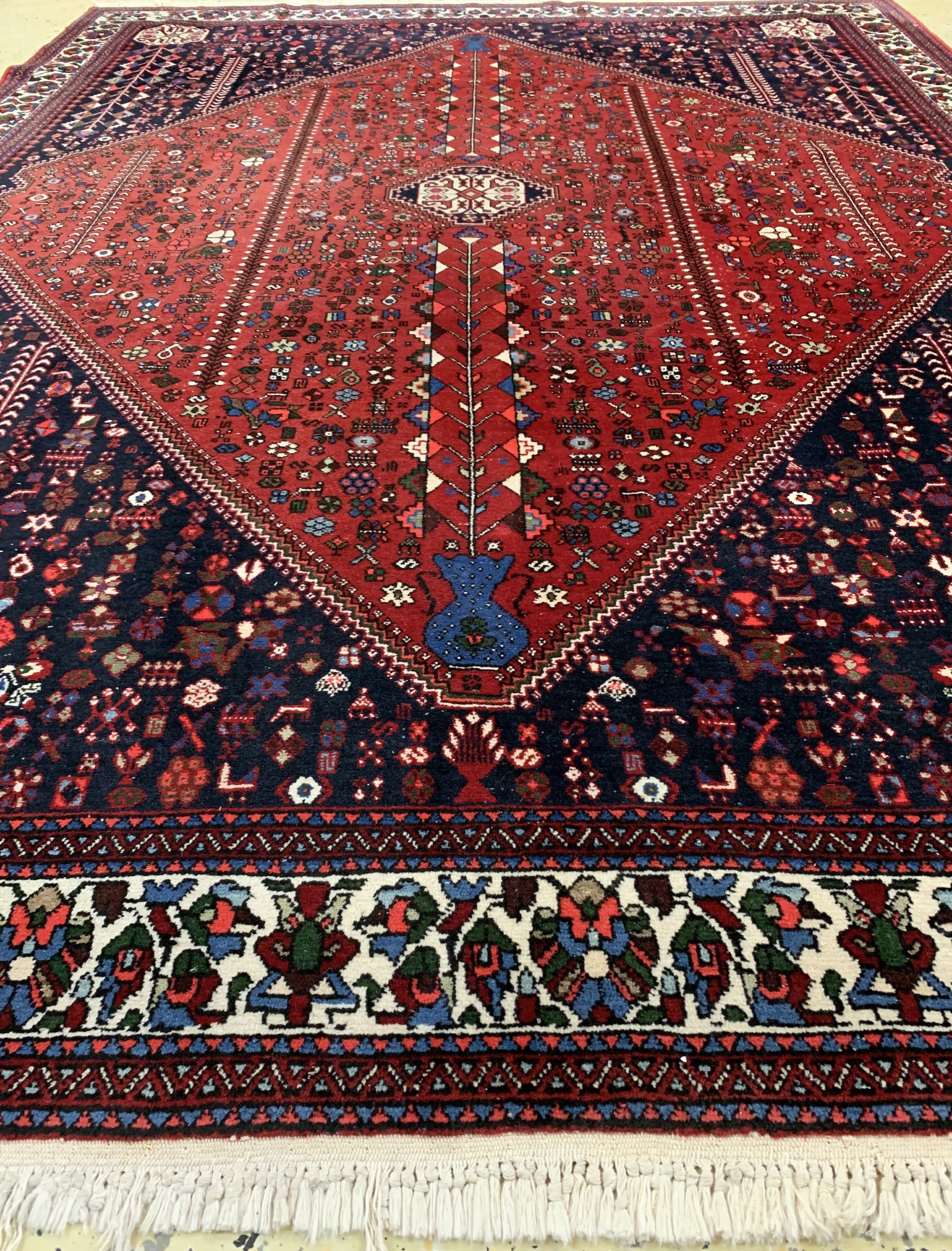 Detail d: Abadeh, Persien, ca. 50 Jahre, Wolle auf Baumwolle, ca. 298 x 210 cm, EHZ: 2