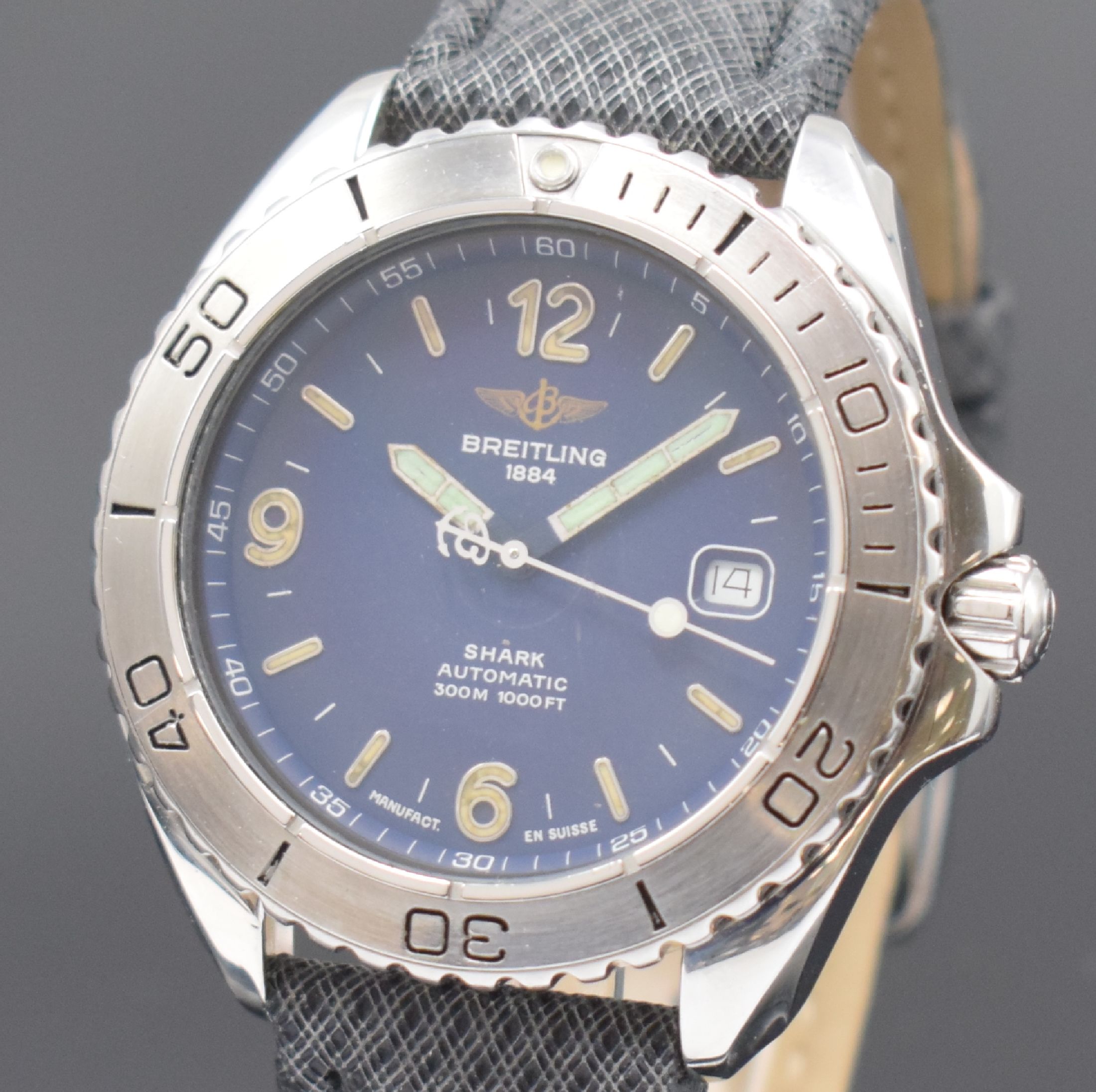 Detail a: BREITLING Shark Herrenarmbanduhr in Edelstahl Referenz A17605, Schweiz um 1995, verschr. Gehäuse, eins. drehb. Lünette m. 60er-Teilung, ...