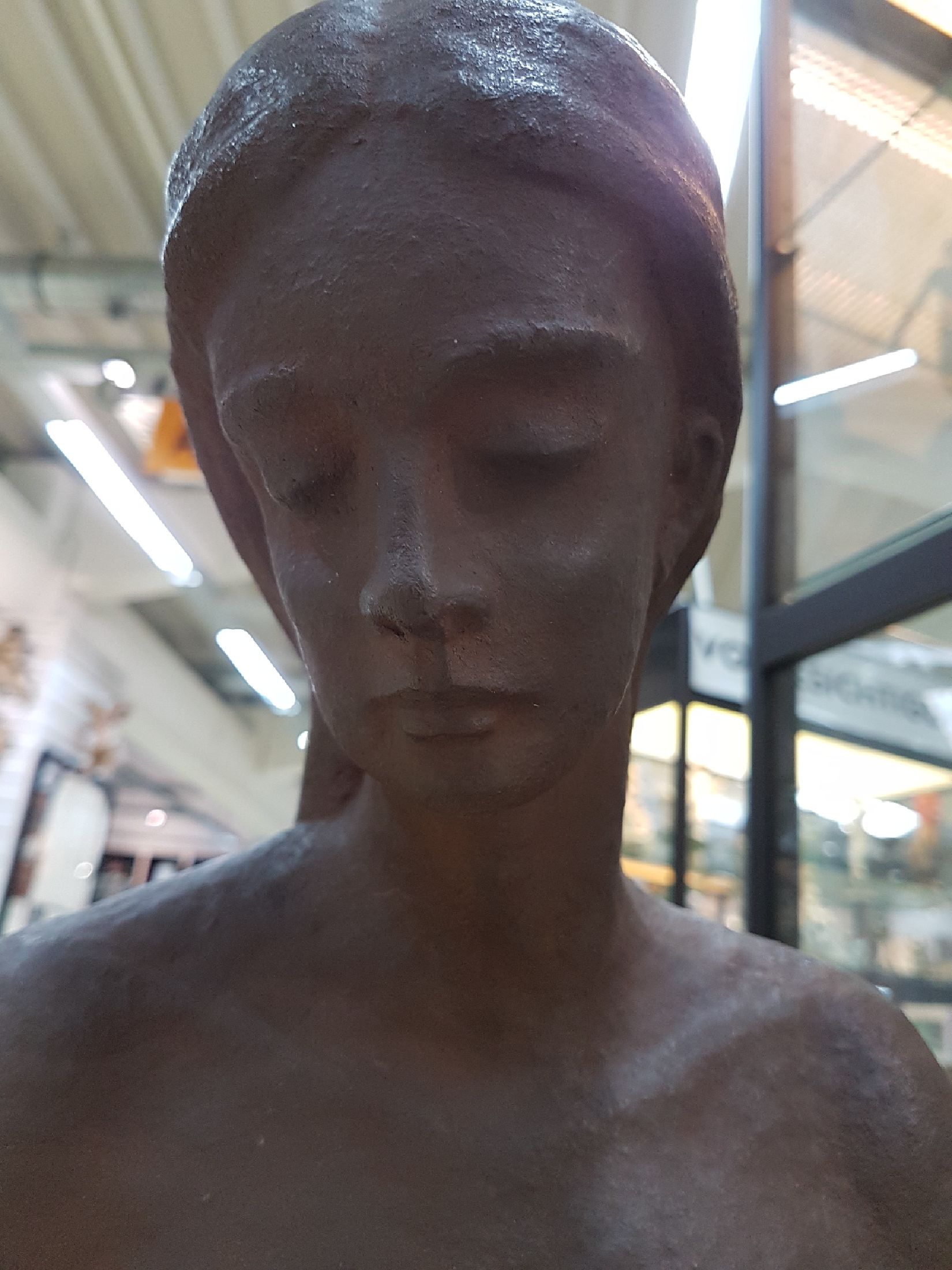 Detail c: Große Keramikskulptur, sign. Steinhardt, stehender weiblicher Akt mit Tuch, signiert, H. ca. 88cm