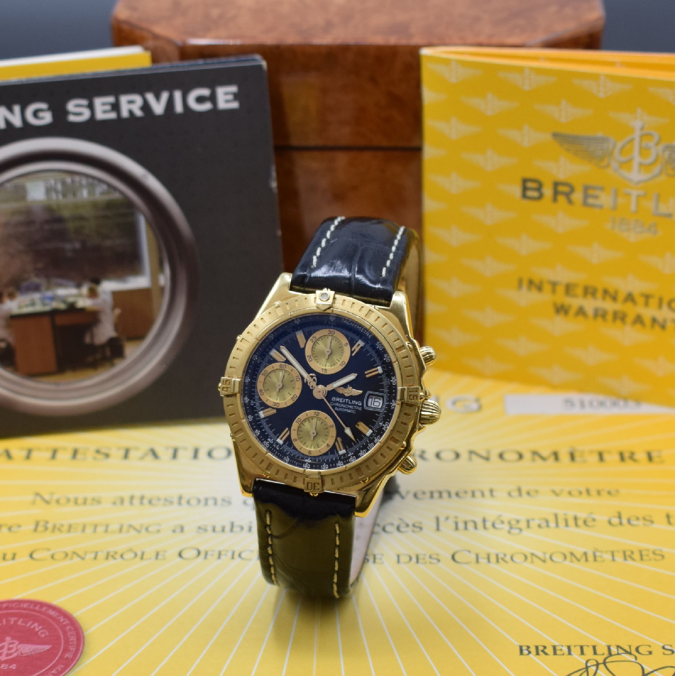 BREITLING Herrenchronograph Chronomat in GG 750/000 Referenz K13352 in Chronometerqualität, Schweiz um 2002, Automatik, Lederband m. orig. Faltschl. ...