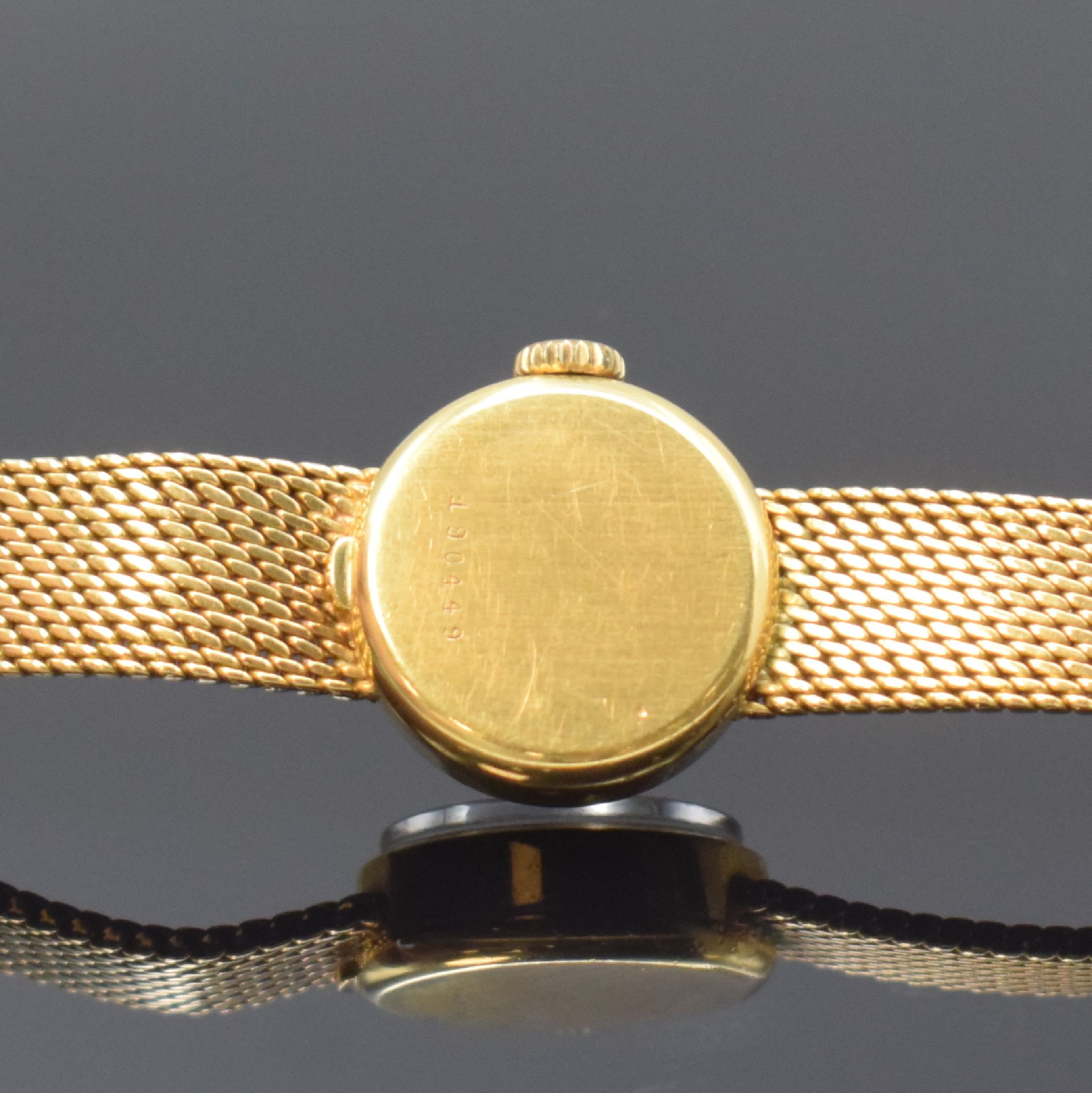 Detail d: ALPINA Damenarmbanduhr in GG 750/000, Handaufzug, Schweiz um 1960, 2-teil. Geh., Boden aufgedr., silb. Zifferbl. m. aufgel. Indizes altersbed. fl., ...