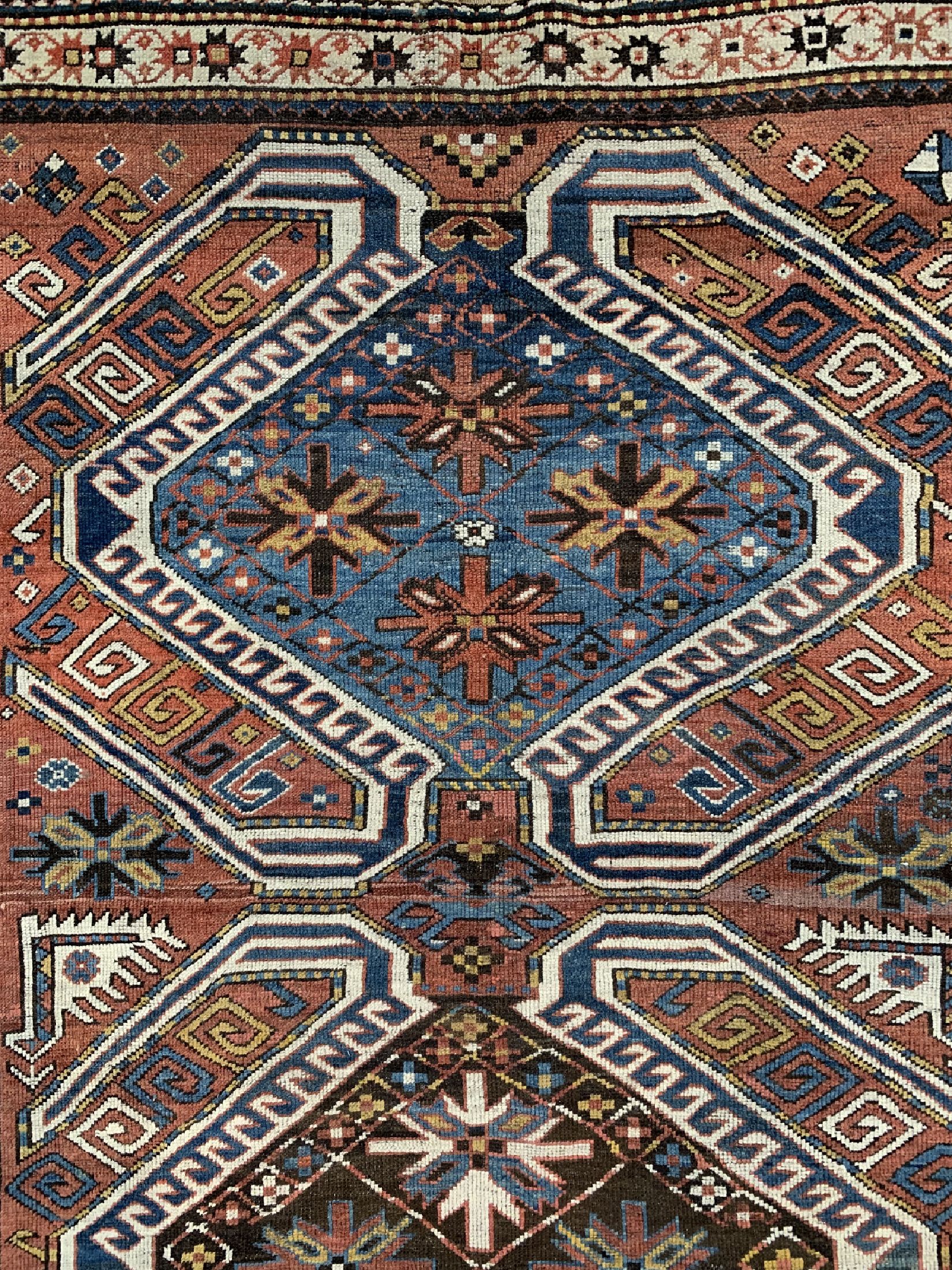 Detail b: Lenkoran antik, Kaukasus, 19.Jhd, Wolle aufWolle, ca. 205 x 155 cm, EHZ: 2-3, (Alte Restaurierungen)