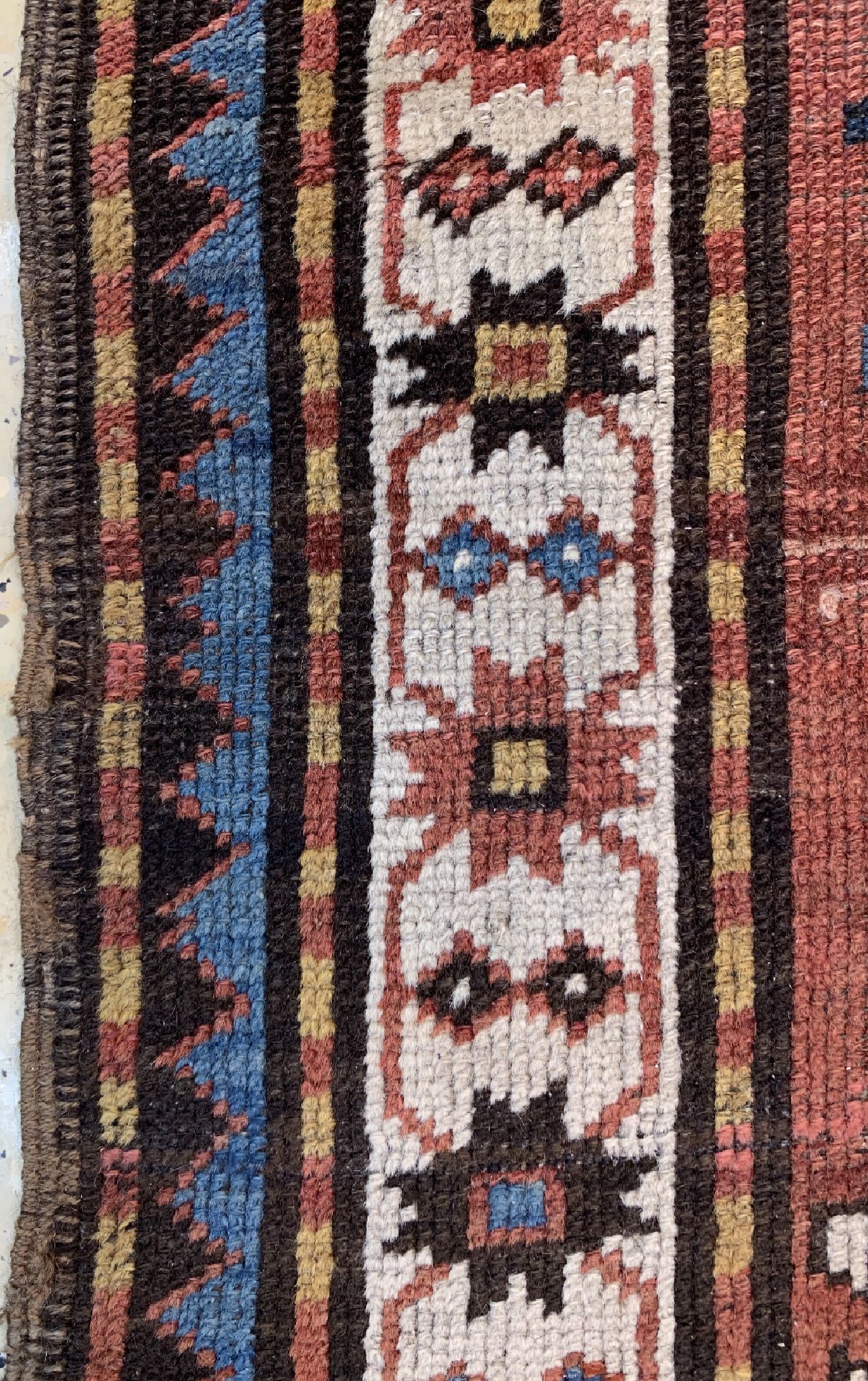 Detail c: Lenkoran antik, Kaukasus, 19.Jhd, Wolle aufWolle, ca. 205 x 155 cm, EHZ: 2-3, (Alte Restaurierungen)