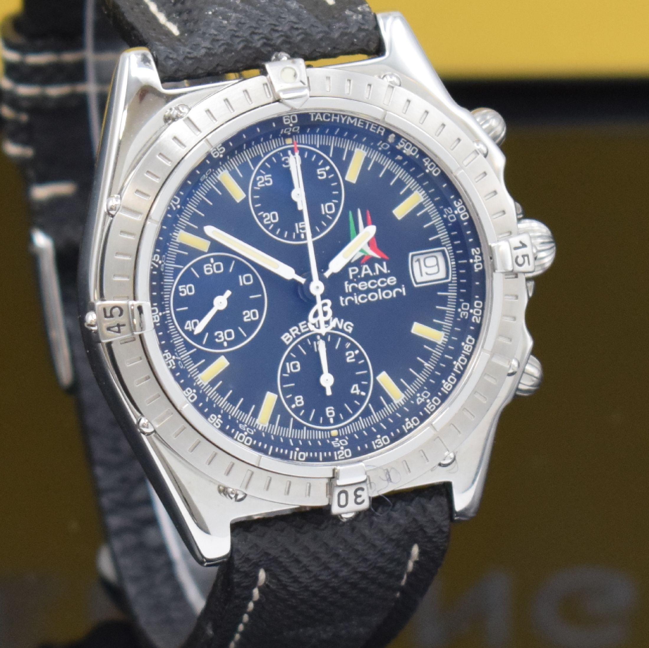 Detail c: BREITLING Armbandchronograph aus der Serie Kunstflugstaffeln hier P.A.N. frecce tricolori Referenz A13050.1, Automatik, Schweiz um 1995, auf 4000 ...