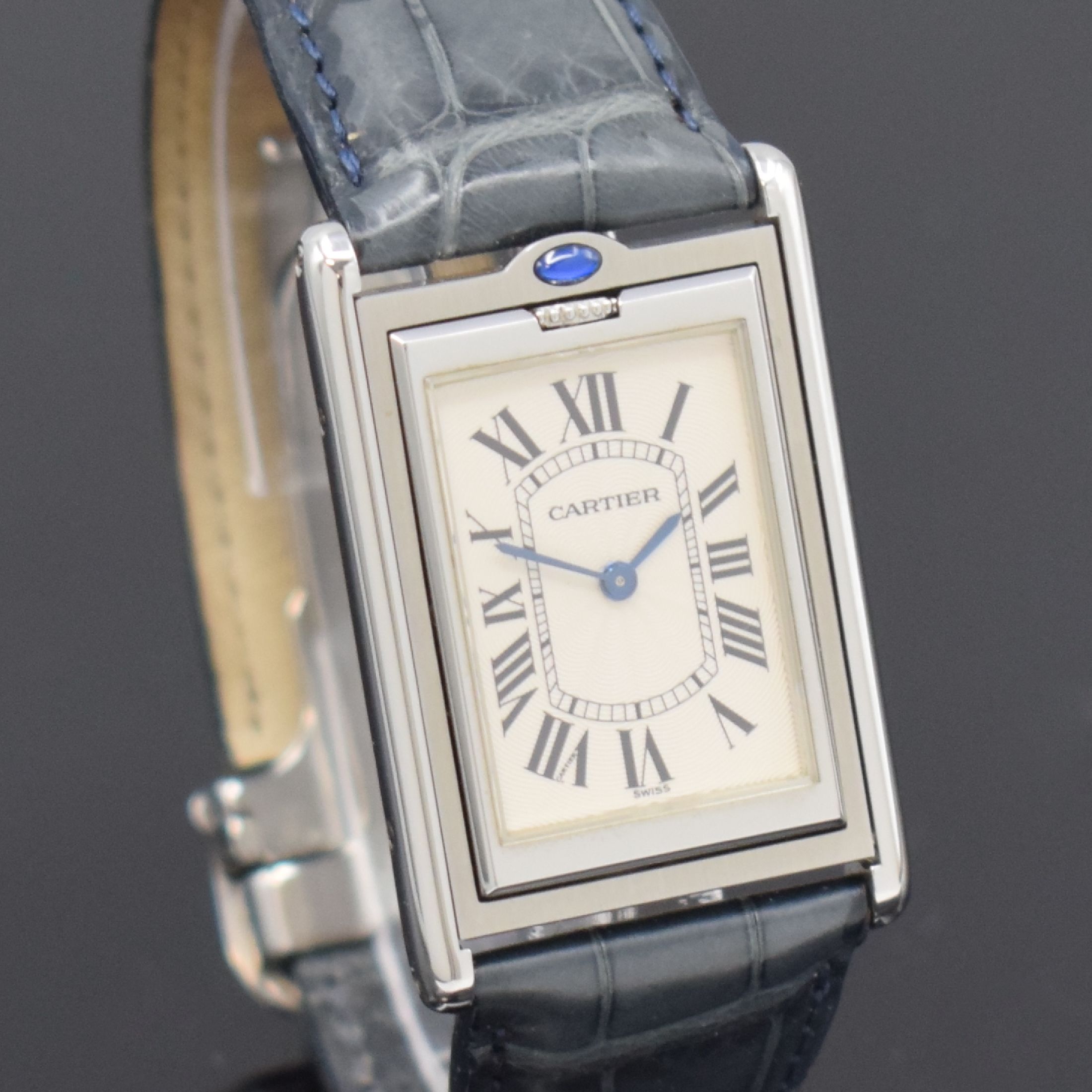 Detail c: CARTIER Basculante Armbanduhr Referenz 2390,Handaufzug, Schweiz um 2000, aufwendiges Edelstahl Wendegehäuse inkl. orig. Lederband m. orig. ...