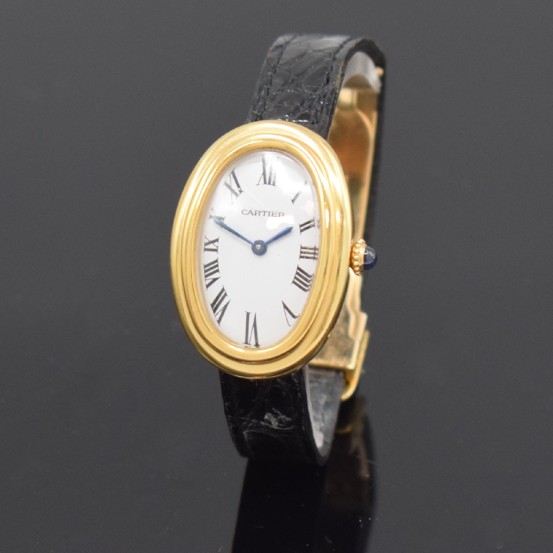 CARTIER Baignoire Damenarmbanduhr in GG 750/000, Handaufzug, 2-teil. gewölbtes Gehäuse seitl. 4-fach verschr., orig. Lederband m. 18k ...