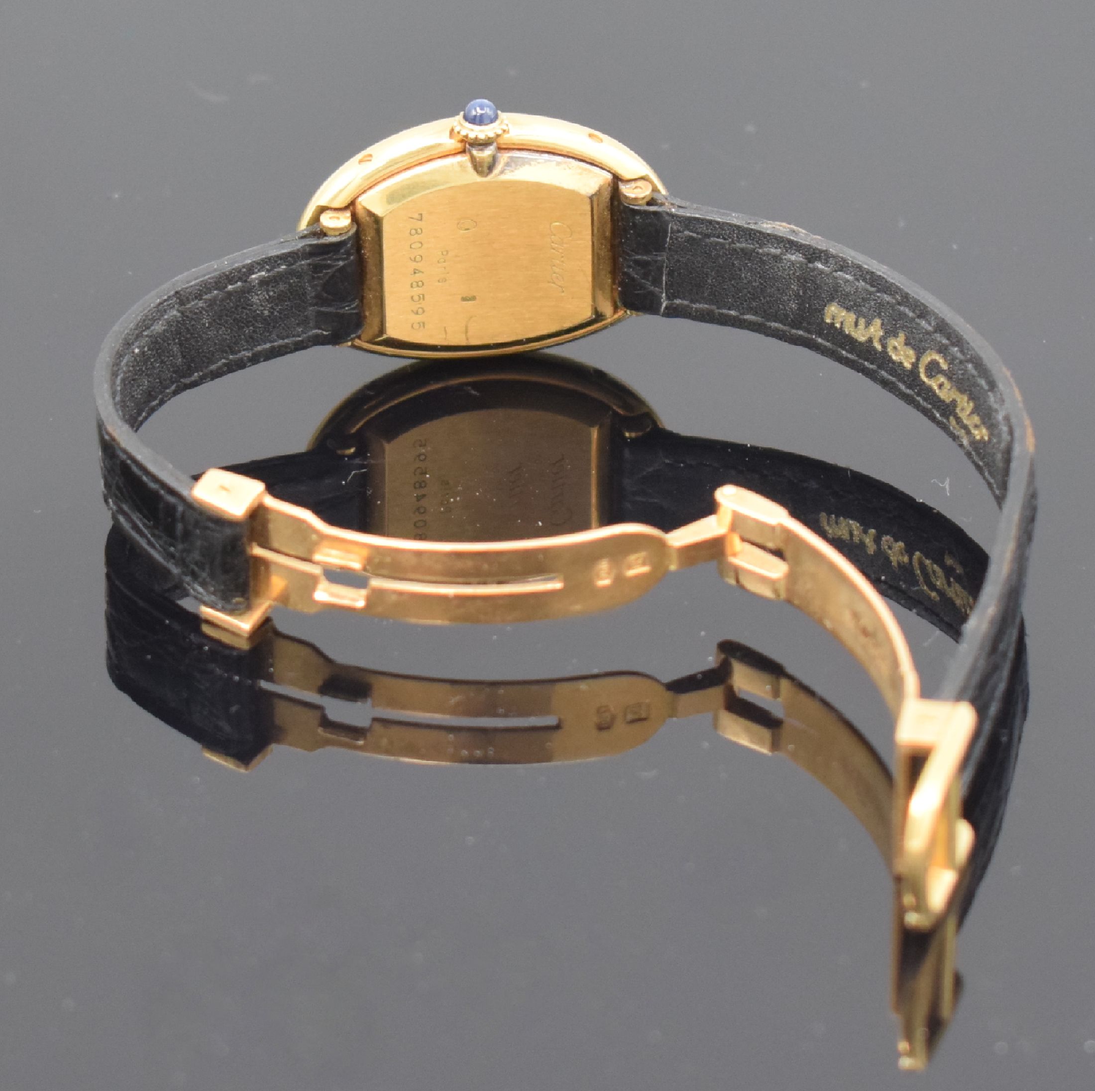 Detail d: CARTIER Baignoire Damenarmbanduhr in GG 750/000, Handaufzug, 2-teil. gewölbtes Gehäuse seitl. 4-fach verschr., orig. Lederband m. 18k ...