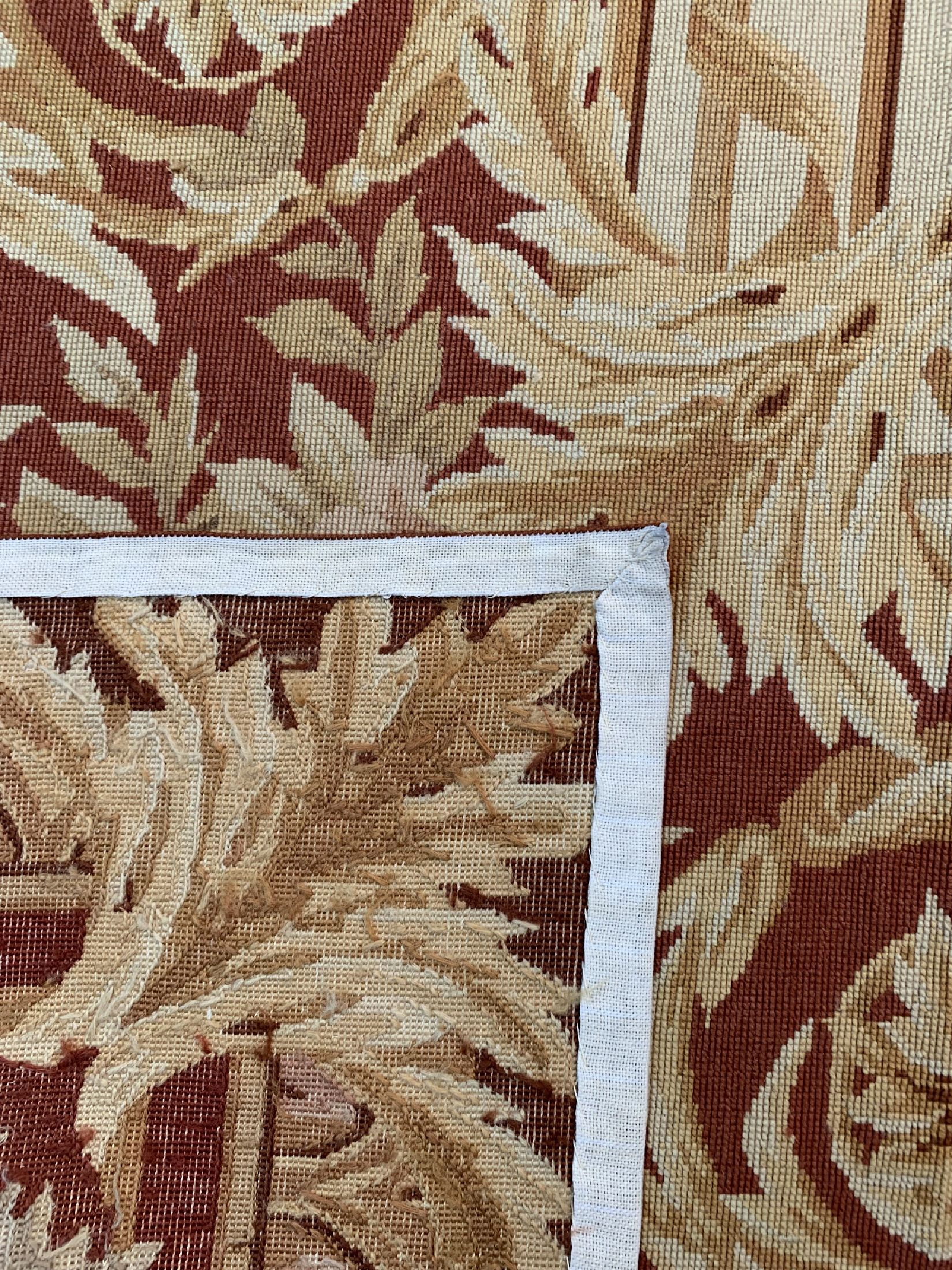 Detail d: Aubusson stil, China, ca. 50 Jahre, Wolle auf Baumwolle, ca. 360 x 260 cm, Reinigungsbedürftig, EHZ: 1-2