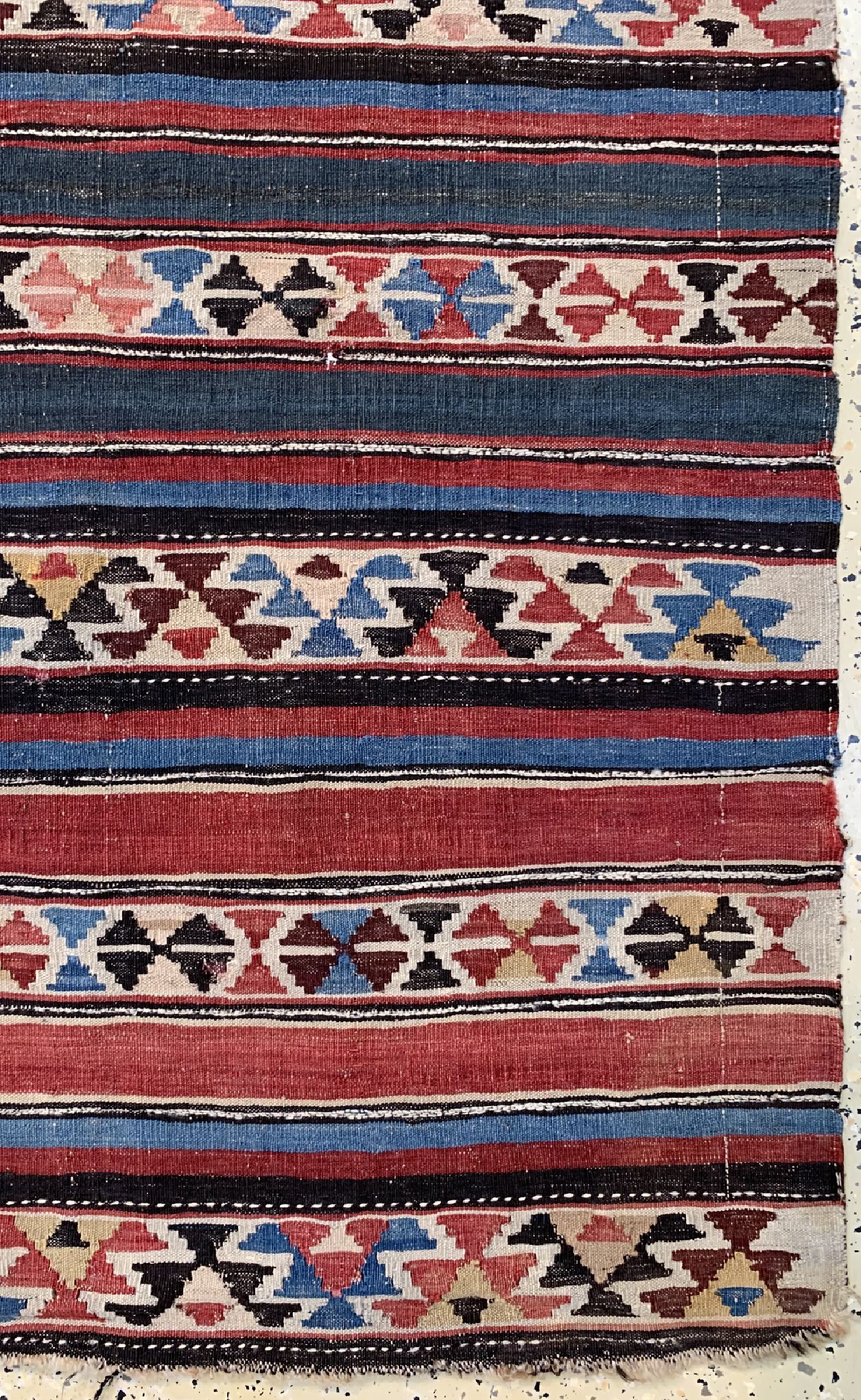 Detail a: Kuba Kelim antik, Kaukasus, 19.Jhd, Wolle auf Wolle, ca. 260 x 188 cm, EHZ: 2-3, (Alte restarierungen)