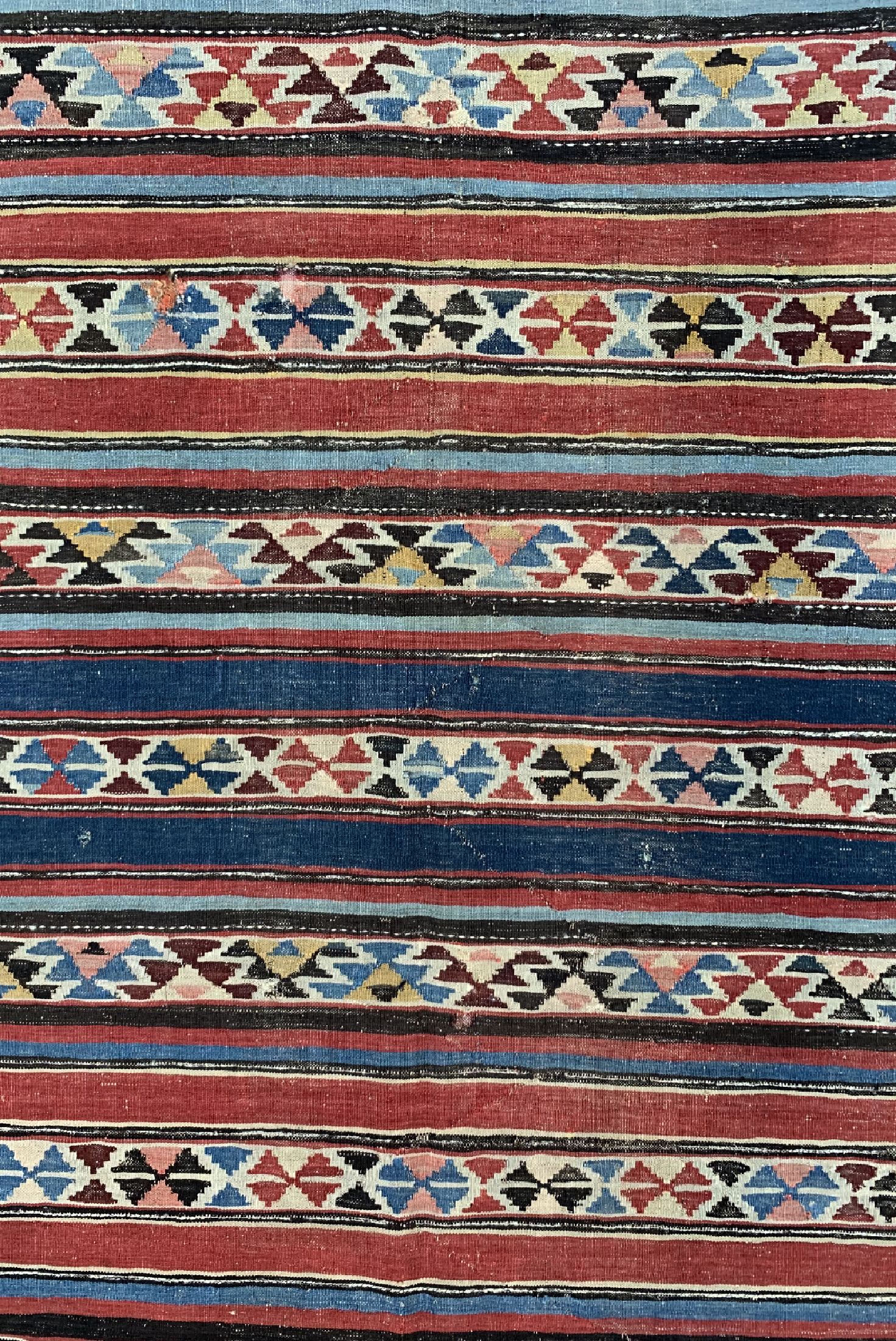Detail c: Kuba Kelim antik, Kaukasus, 19.Jhd, Wolle auf Wolle, ca. 260 x 188 cm, EHZ: 2-3, (Alte restarierungen)