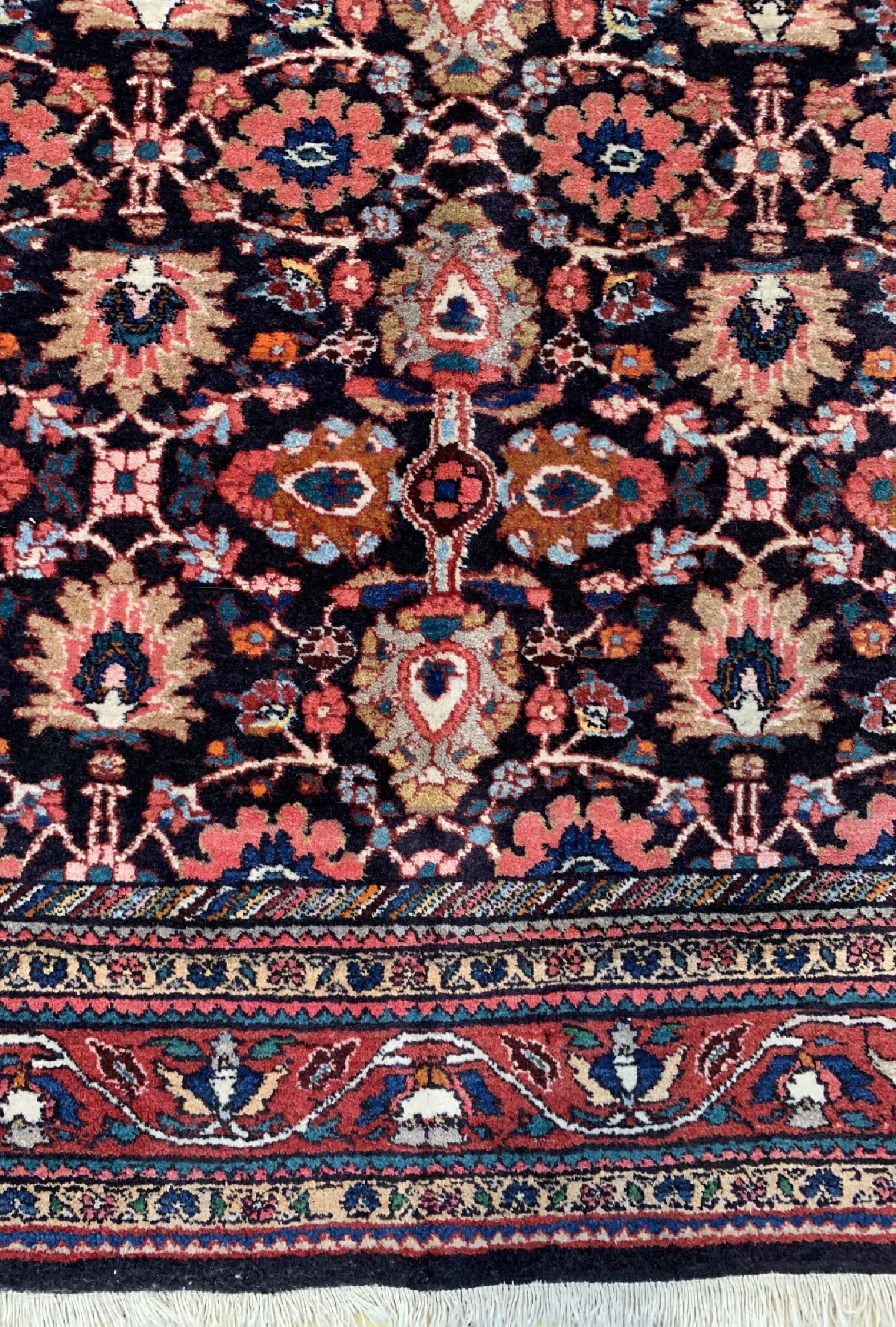 Detail b: Bidjar alt, Persien, um 1950, Wolle auf Baumwolle, ca. 208 x 140 cm, EHZ: 1-2