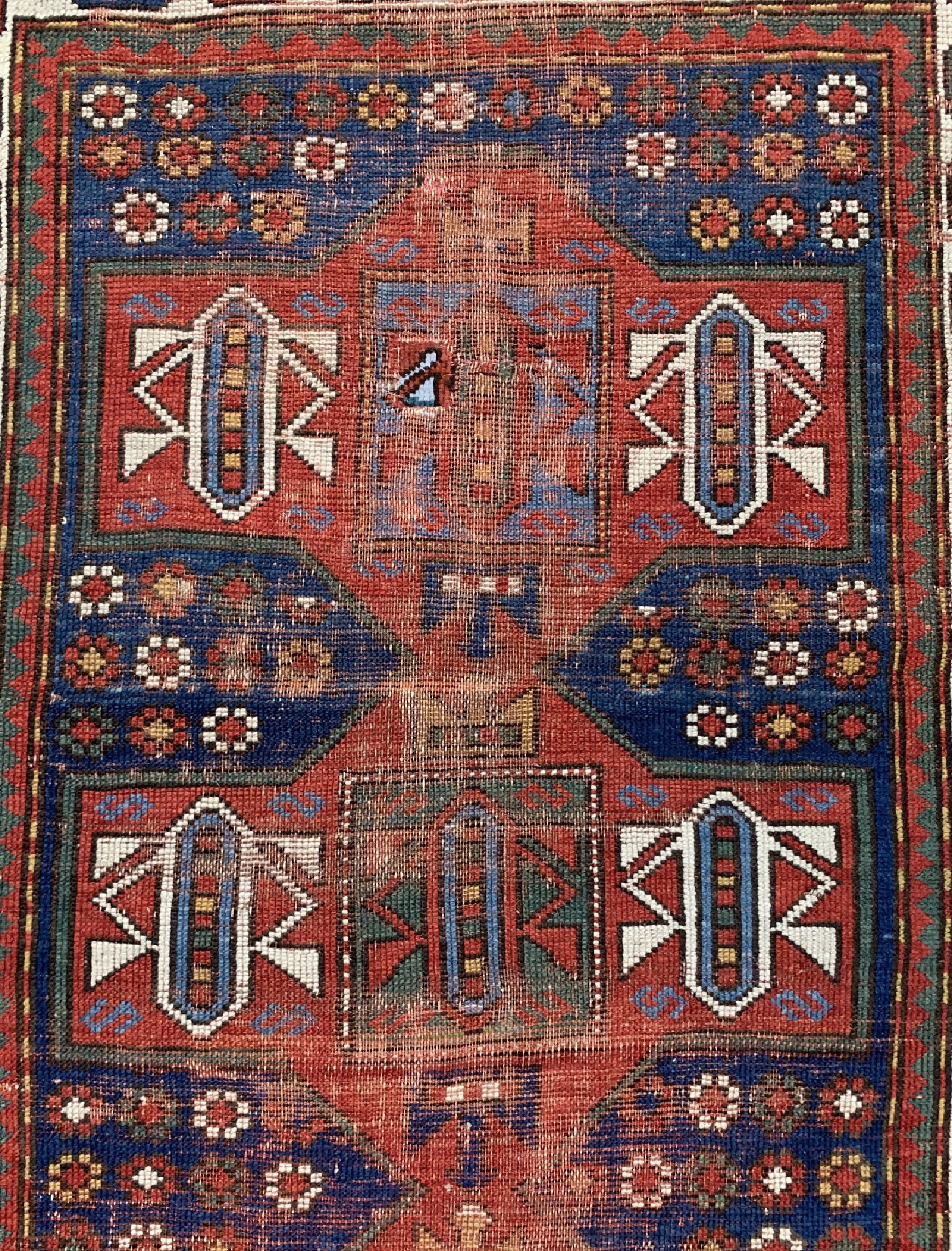 Detail c: Kazak antik, Kaukasus, 19.Jhd, Wolle auf Wolle, ca. 200 x 102 cm, EHZ: 3