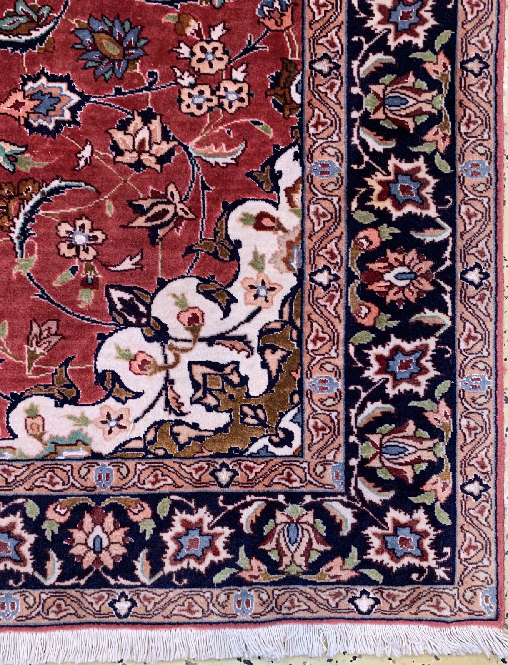 Detail a: Täbriz fein(50 Raj), Persien, ca. 40 Jahre,Korkwolle mit Seide, ca. 140 x 108 cm, gefärbt, EHZ: 1-2