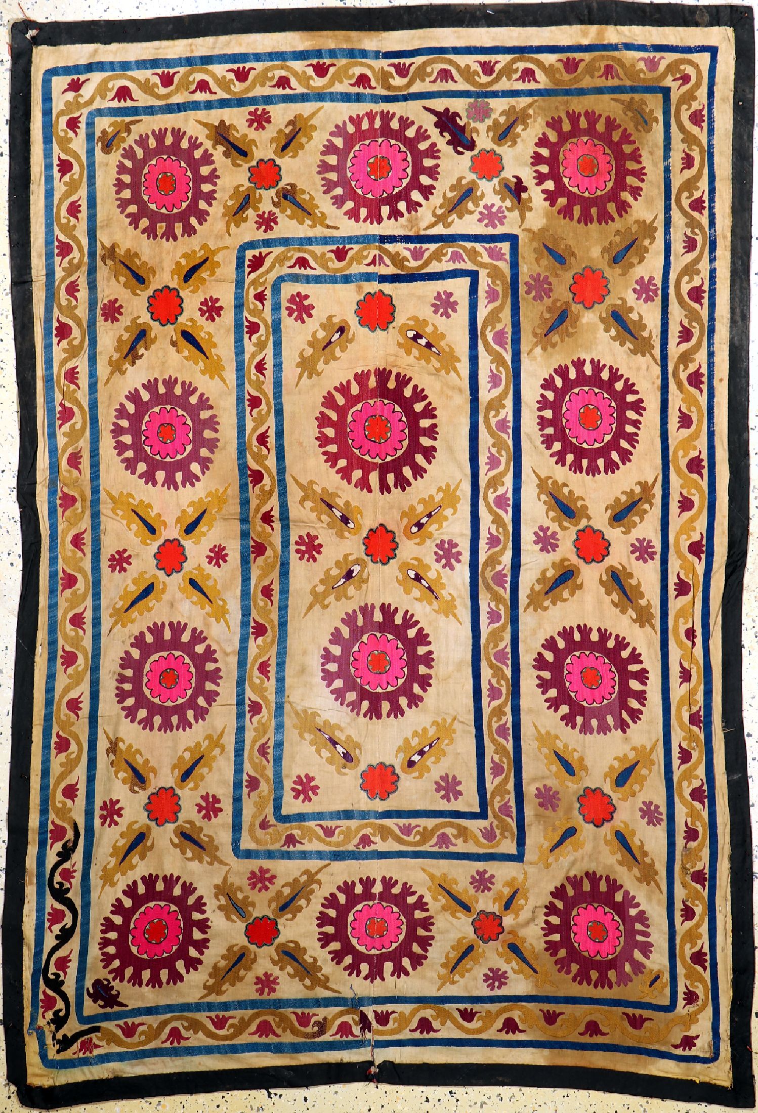 Susani antik, Uzbekistan, um 1900, Seide-Baumwollstickerei, ca. 205 x 145 cm, EHZ: 3