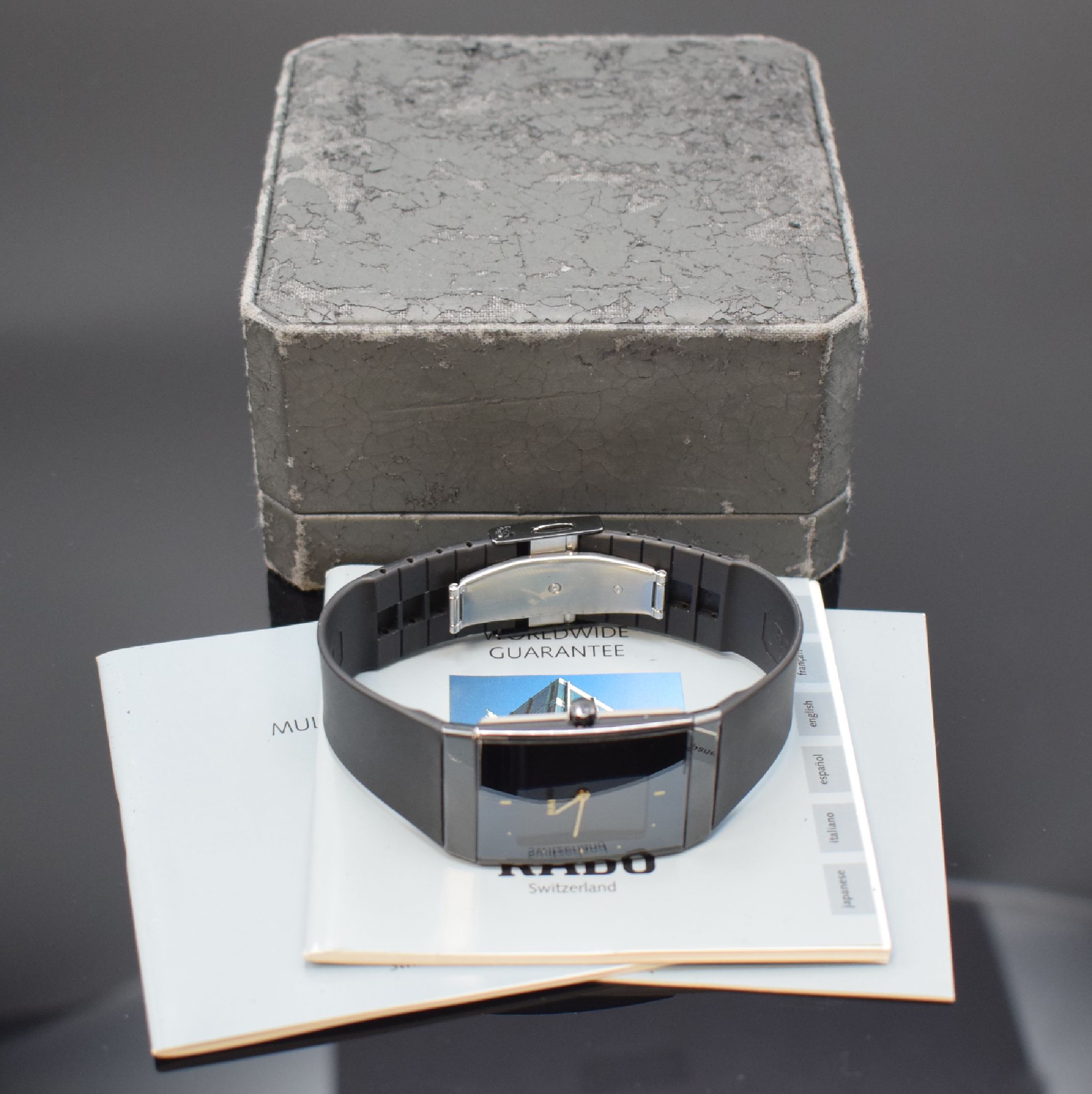 Detail f: RADO Diastar Herrenarmbanduhr mit Multifunktionsanzeige, Schweiz verk. lt. beil. Pap. 07/1996, quarz, Ref. 193.0324.3, Keramikgeh., 4-fach verschr. ...