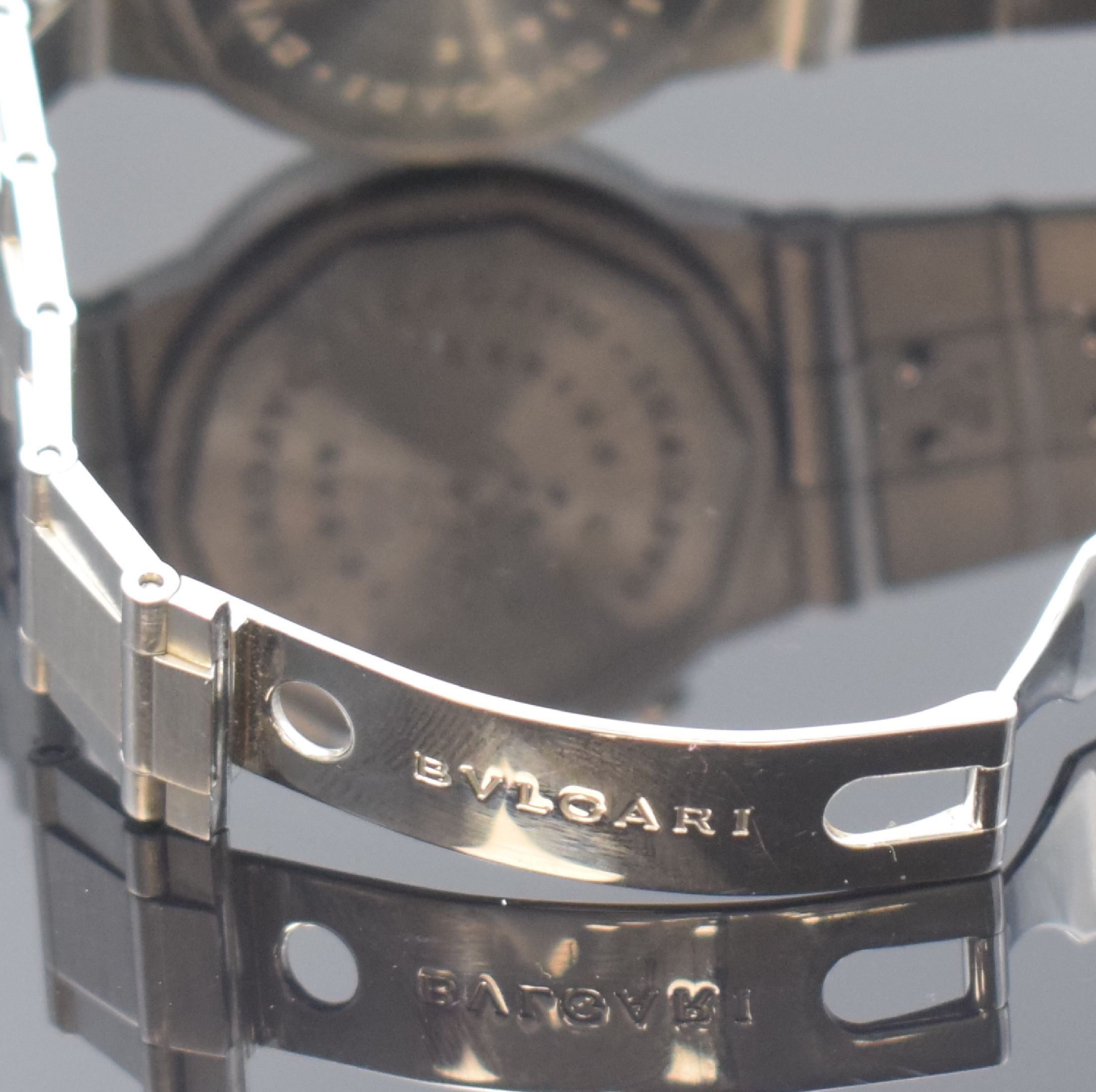 Detail b: BULGARI Diagono Armbandchronograph in Stahl Referenz CH 35 S, Schweiz um 2002, Automatik, Gliederband m. Faltschl., Boden u. Krone verschr., weißes ...