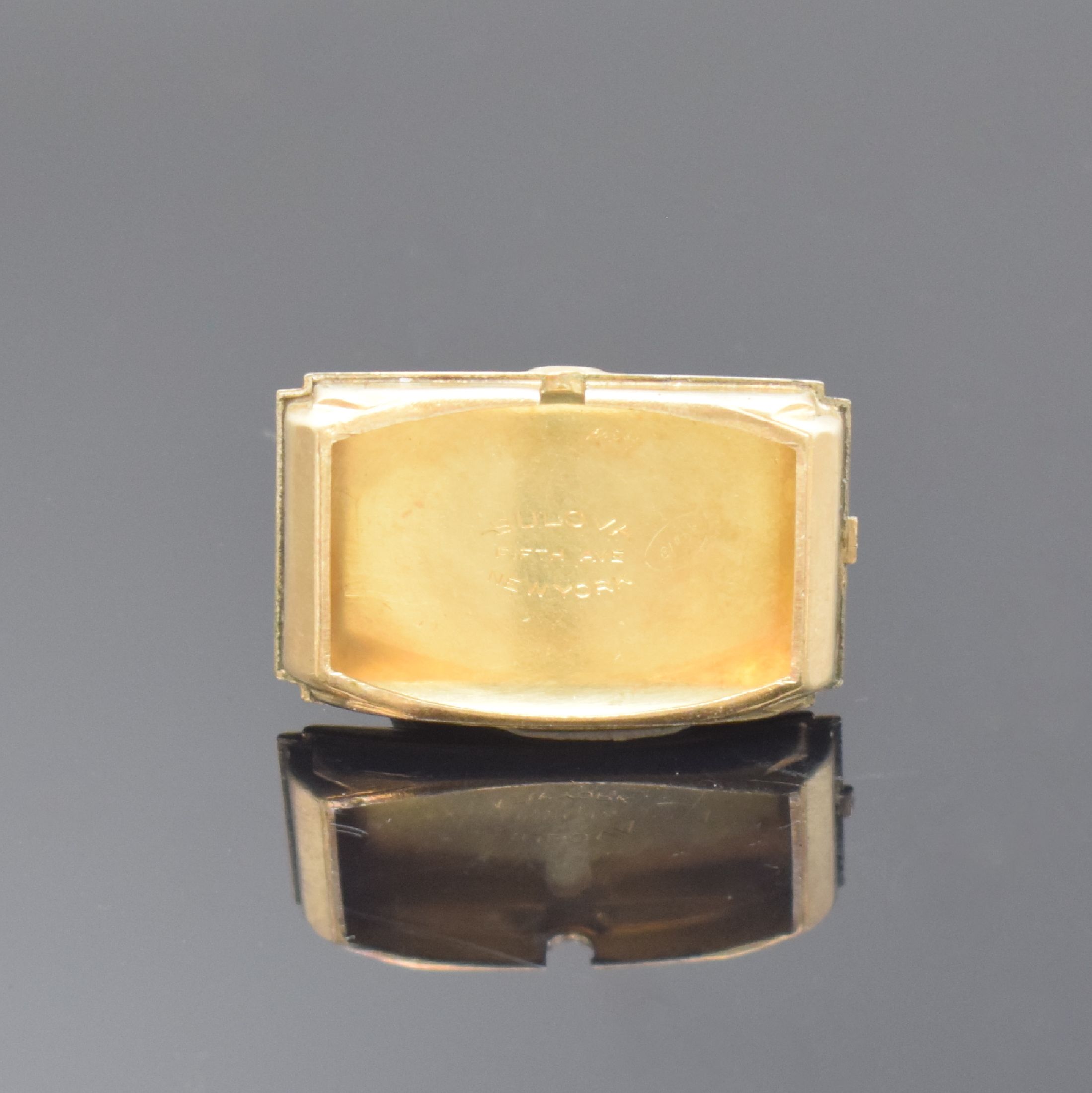 Detail d: BULOVA "Curvex" rechteckige Armbanduhr, USA um 1940, Handaufzug, gebogenes gold-filled Geh., Boden aufgedr., silb. Zifferbl. pat./fl., ...