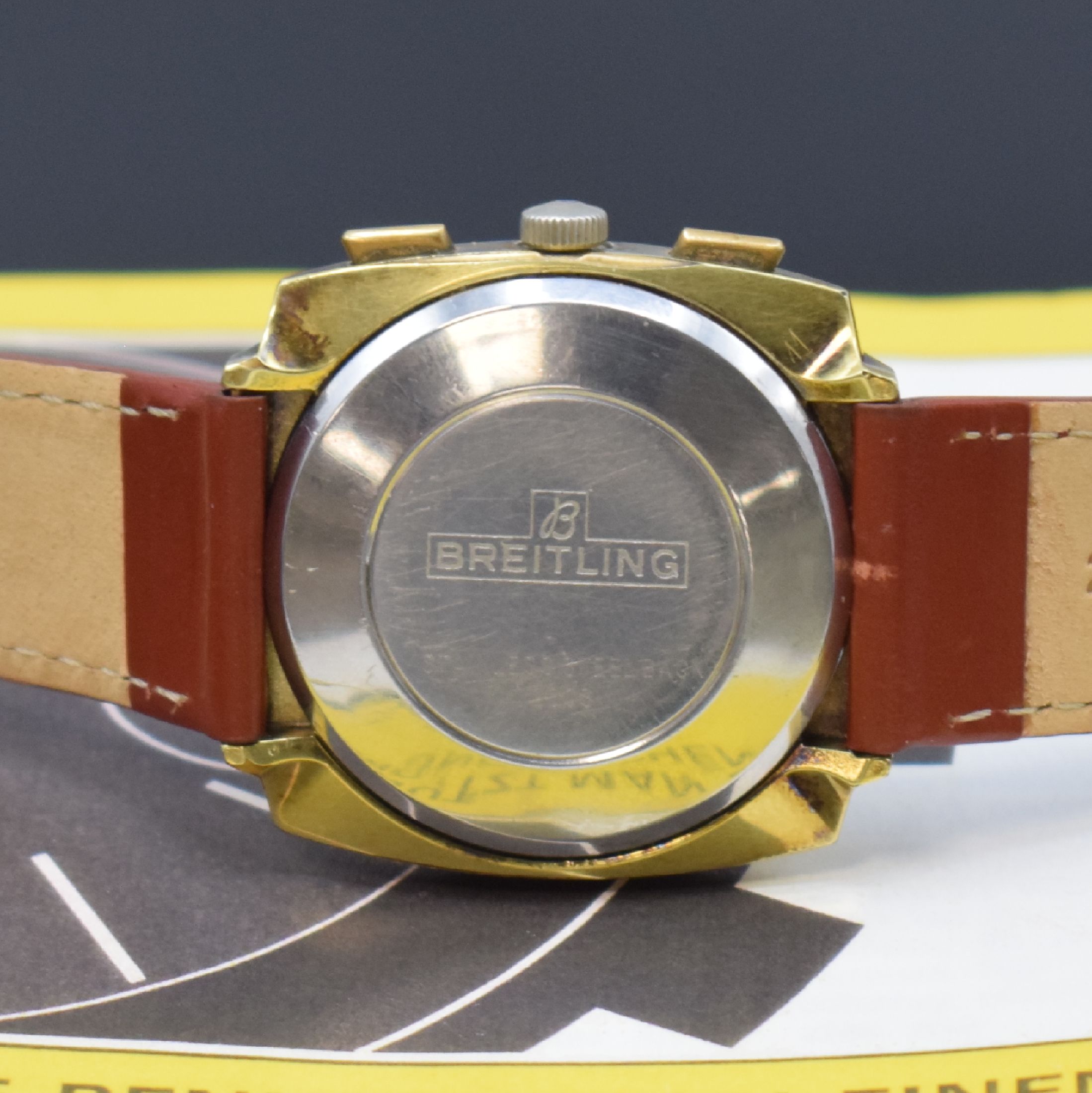 Detail c: BREITLING Top Time Herrenchronograph Referenz 2008, Schweiz um 1966, Handaufzug, verg. Geh. m. gedr. Stahlboden, silb. Zifferbl. m. schwarzen ...