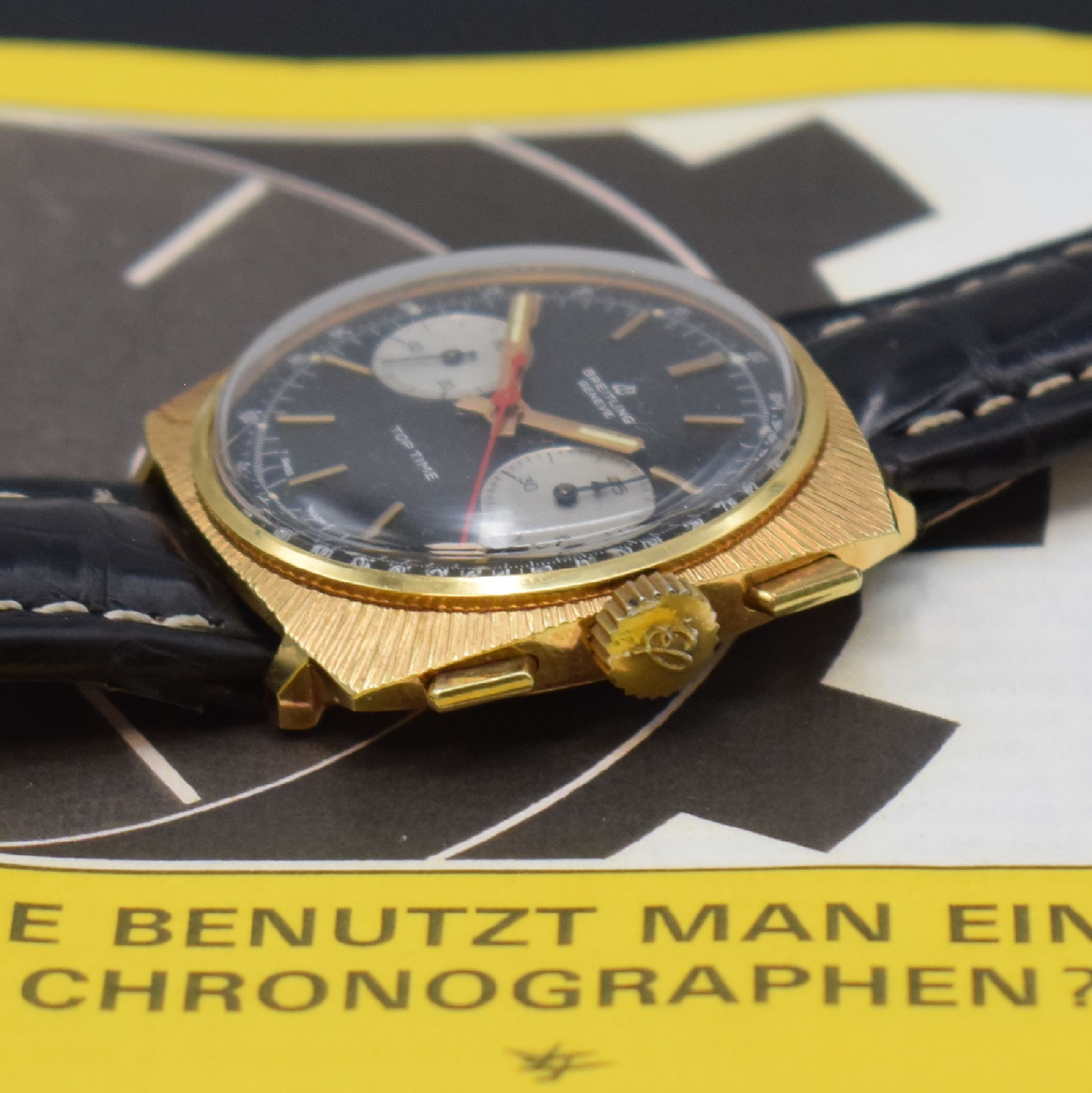 Detail b: BREITLING Top Time Herrenchronograph Referenz 2008, Schweiz um 1966, Handaufzug, verg. Carré-Cambré-Geh., gedr. Stahlboden, Borken- Lünette, ...