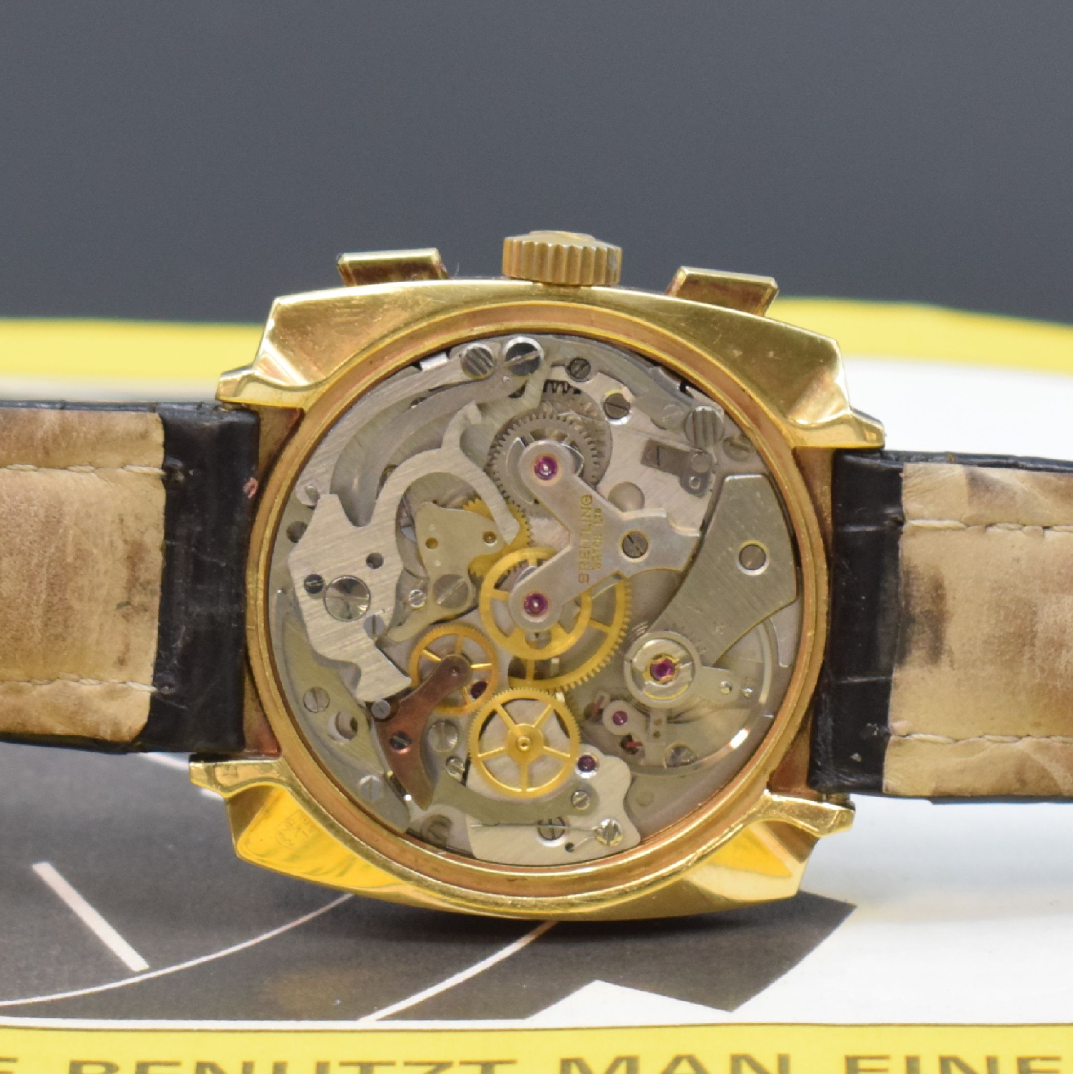Detail d: BREITLING Top Time Herrenchronograph Referenz 2008, Schweiz um 1966, Handaufzug, verg. Carré-Cambré-Geh., gedr. Stahlboden, Borken- Lünette, ...
