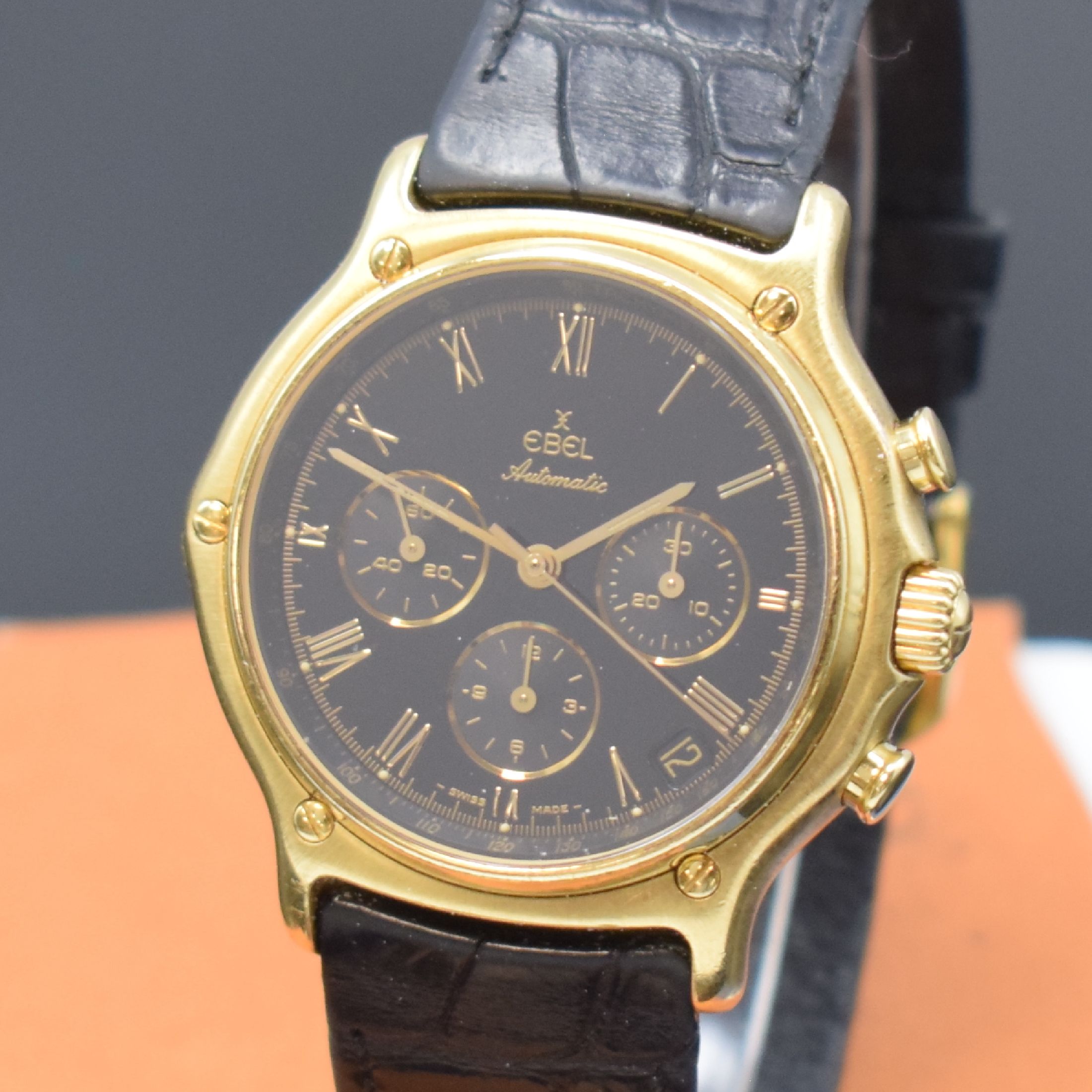 Detail a: EBEL Automatic Chronograph Referenz 8134901 in GG 750/000, Schweiz lt. orig. Papier verk. 2000, Automatik, gedr. Geh., schwarzes Zifferbl., aufges. ...