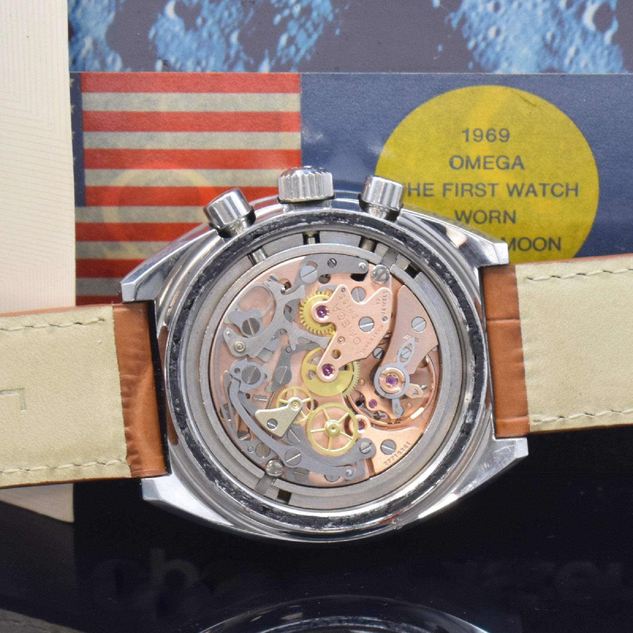 Detail d: OMEGA Speedmaster Mk II Herrenchronograph in Stahl Referenz 145.014 mit seltener original MOON-CRATER-BOX, Schweiz verk. lt. orig. Papier 12/1969, ...