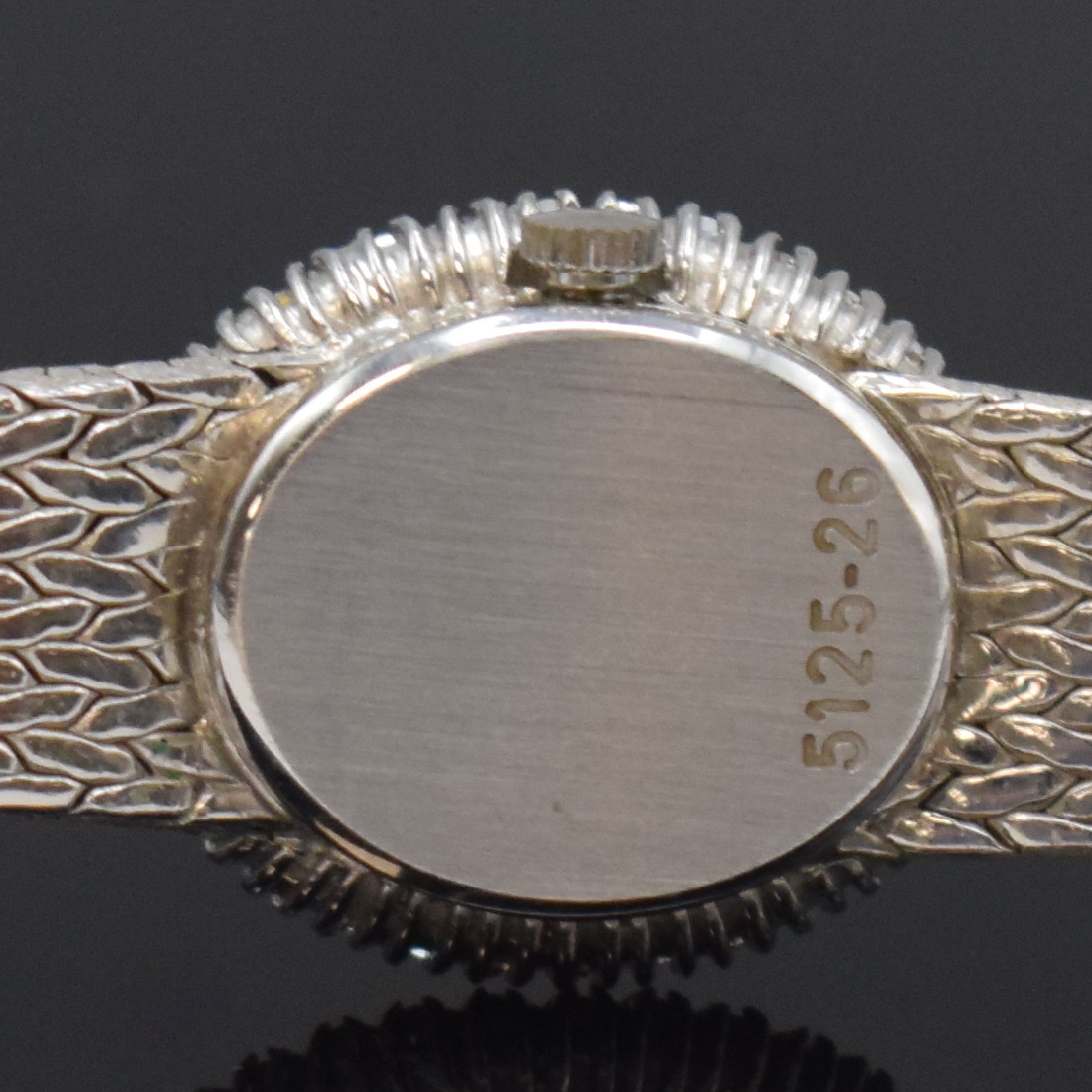Detail c: CERTINA diamantbesetzte Damenarmbanduhr in WG 750/000, Schweiz um 1970, Handaufzug, gedr. Geh., integr. orig. Band, silb. Zifferbl., aufges. silb. ...