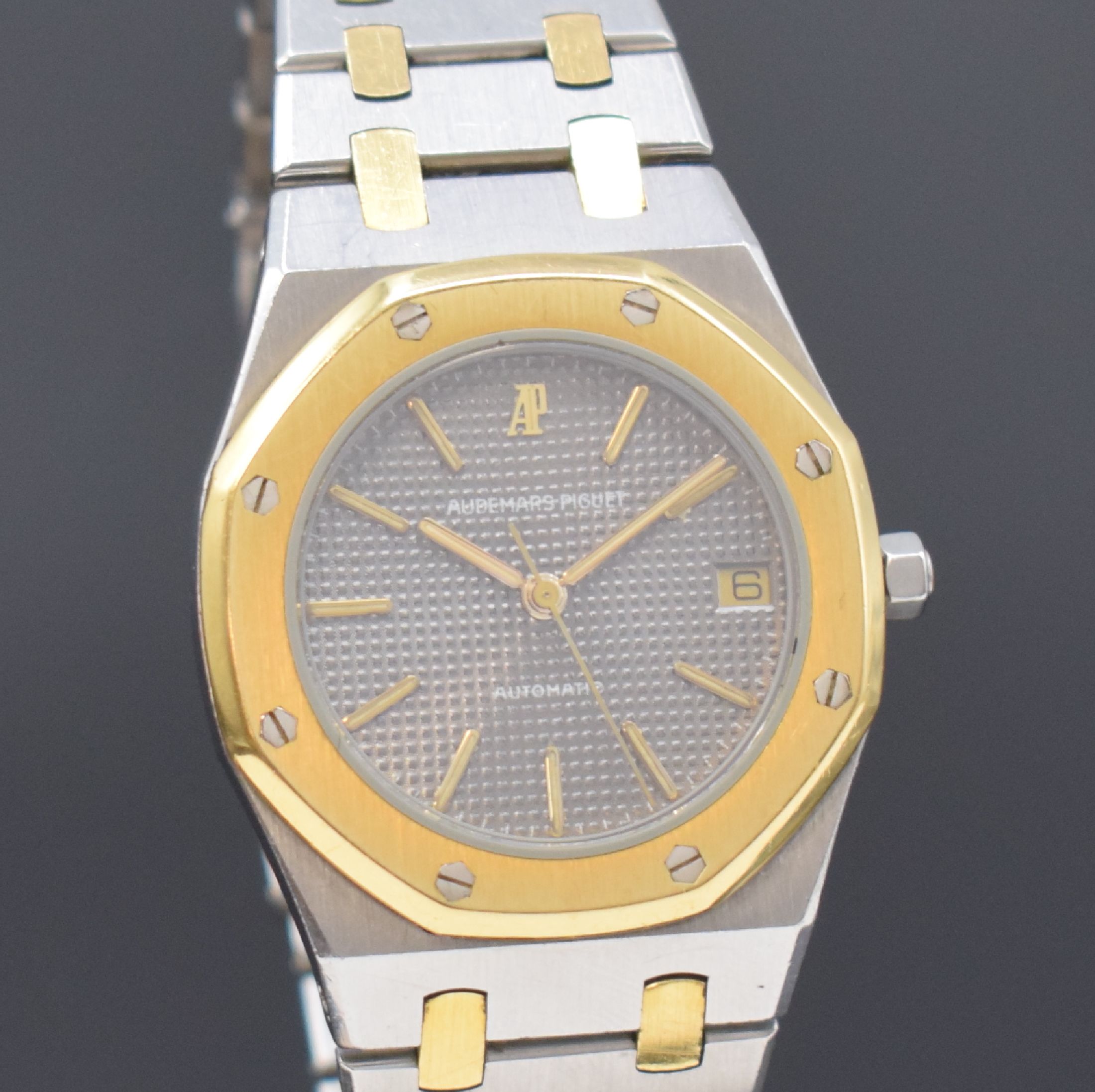 Detail c: AUDEMARS PIGUET Royal Oak Referenz 14100SA Armbanduhr in Stahl/Gold, Schweiz um 1980, Automatik, Lünette gegen Boden 8-fach verschr. Geh., integr. ...