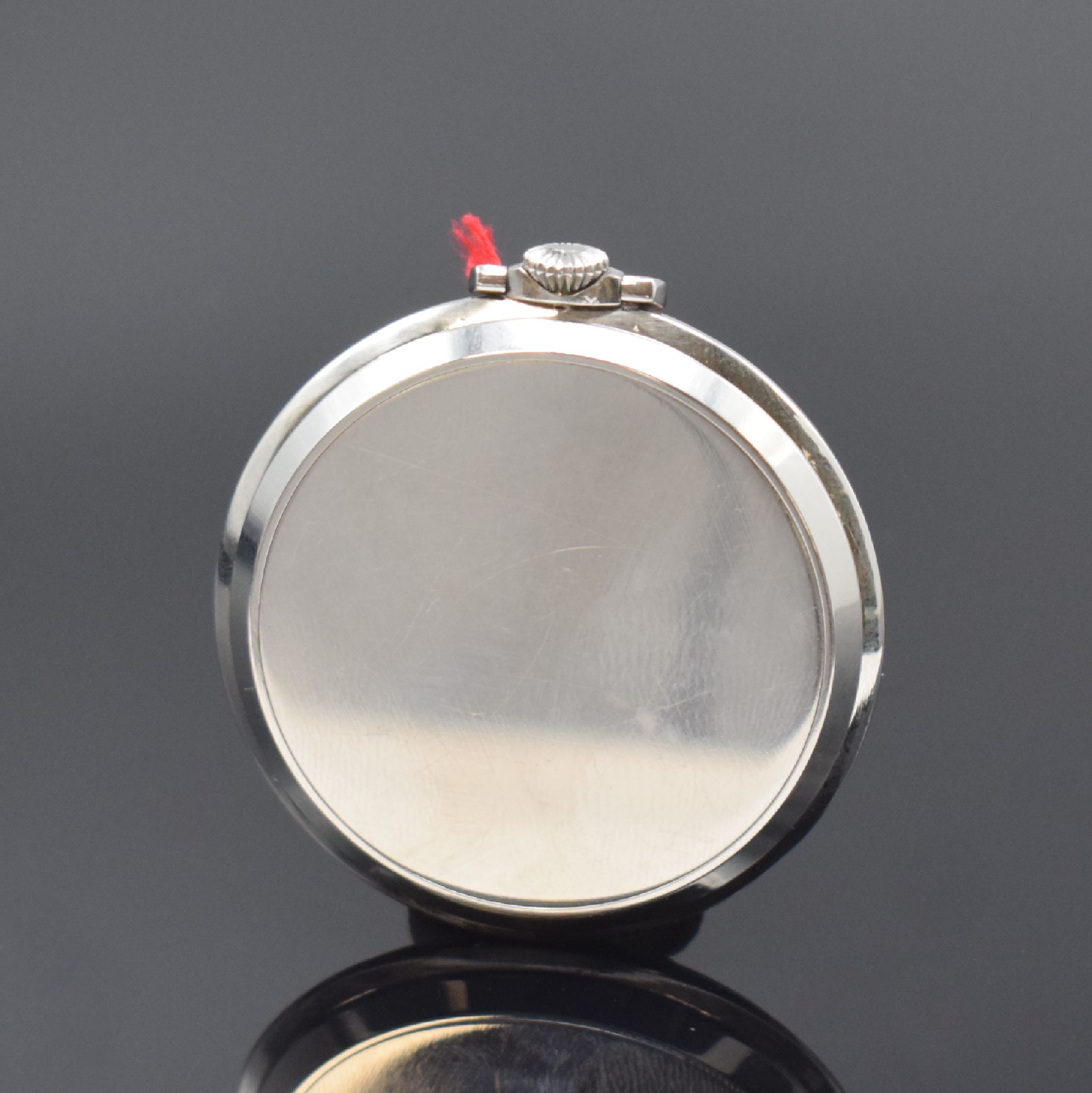 Detail a: OMEGA Art-Deco Taschenuhr in Stahl, Schweiz um 1938, 3-tlg. Geh., Boden u. Glasrand aufgedr., silb. Duoton-Zifferbl., arab. Zahlen, silb. Zeiger, kl. ...