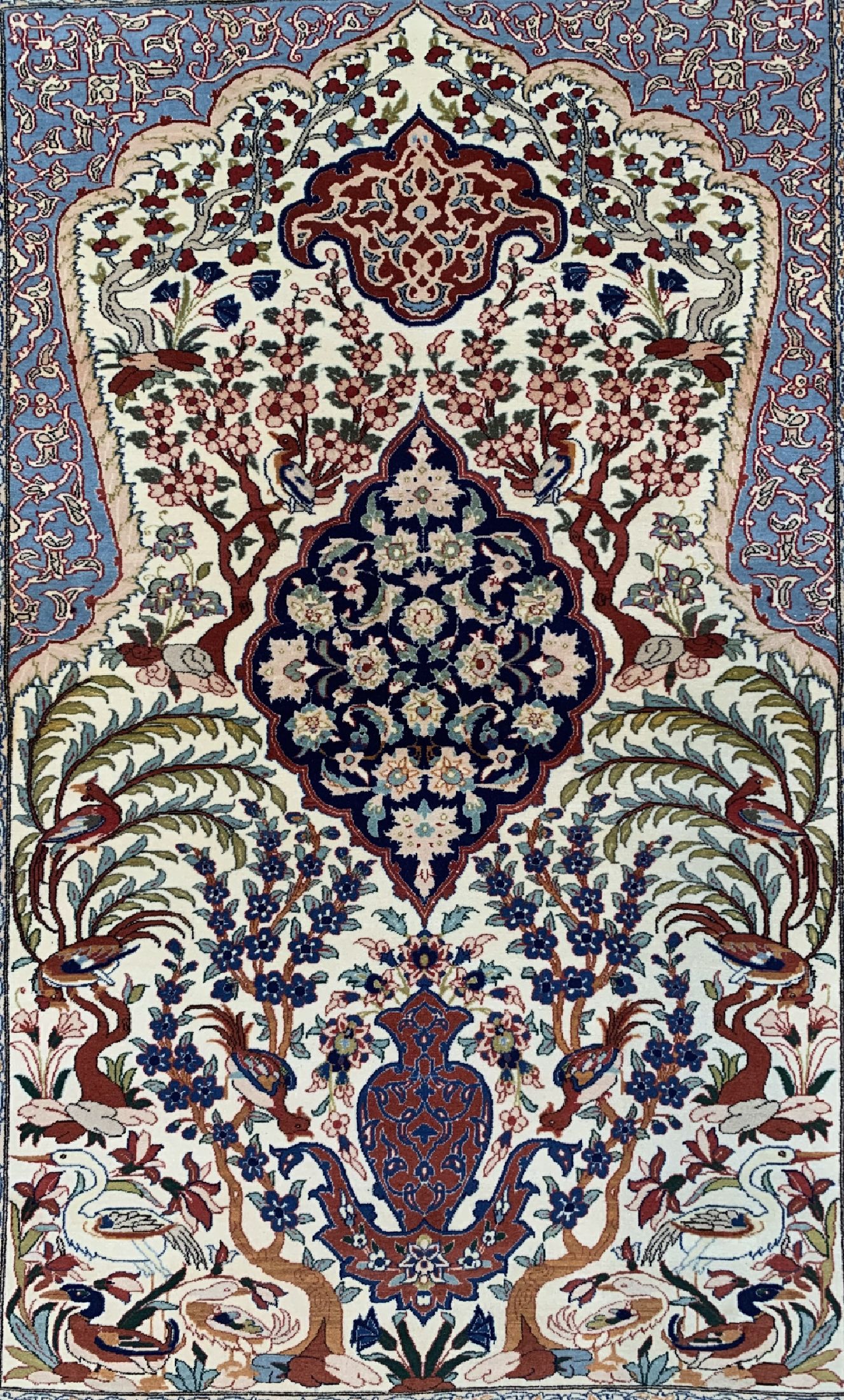 Detail a: Esfahan fein, Persien, um 1950, Korkwolle auf Seide, ca. 165 x 125 cm, ca. 1,0 Mio. Kn/qm, fachkundig gereinigt, EHZ: 1-2