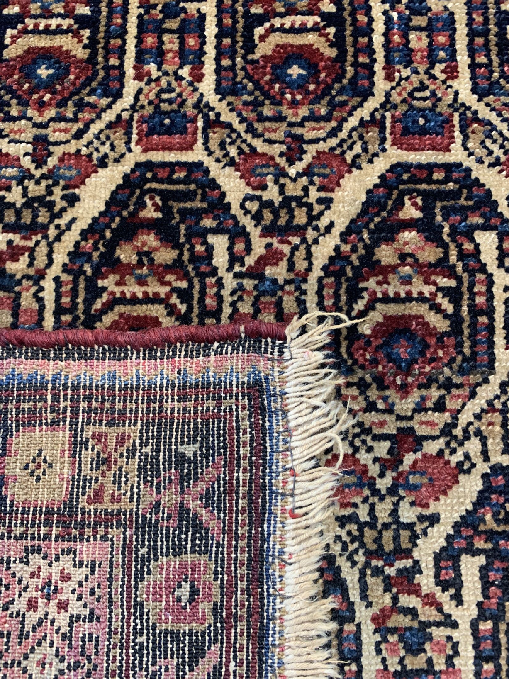 Detail d: Senneh fein antik, Persien, 19.Jhd, Wolle auf Baumwolle, ca. 190 x 125 cm, EHZ: 3