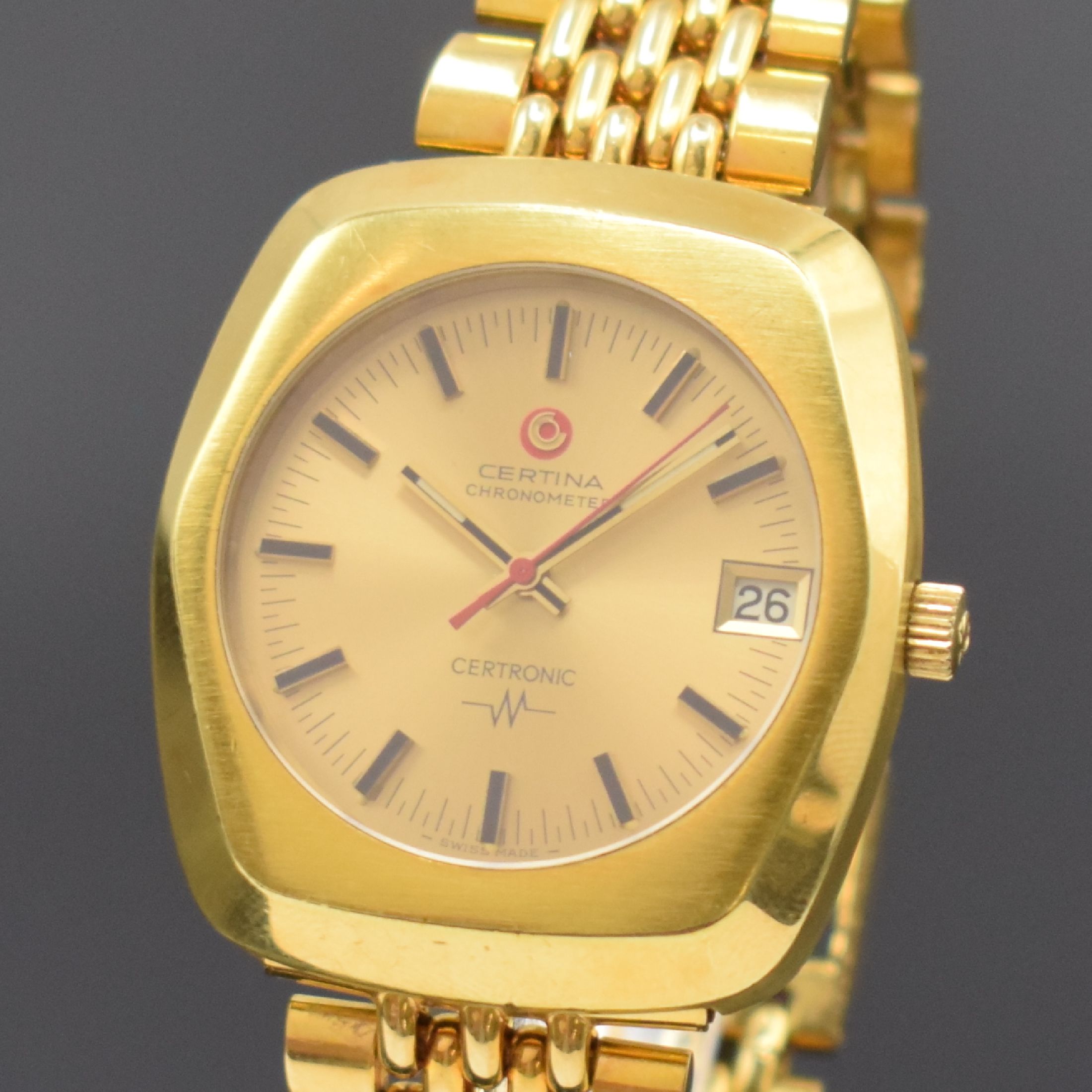 Detail a: CERTINA Certronic Chronometer vergoldete Stimmgabel-Armbanduhr, Schweiz um 1970, Tonneau-Geh., verschr. Stahlboden, Mineralglas, neutr. ...
