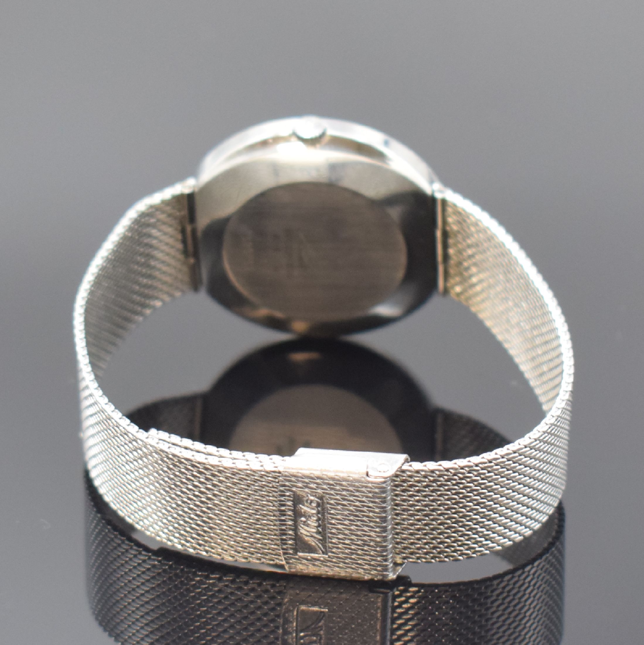 Detail b: MIDO Ocean Star Quartz Herrenarmbanduhr in Stahl, Schweiz um 1975, Monocoque-Geh., orig. Glas u. Krone, integr. orig. Milanaise- band, graues ...