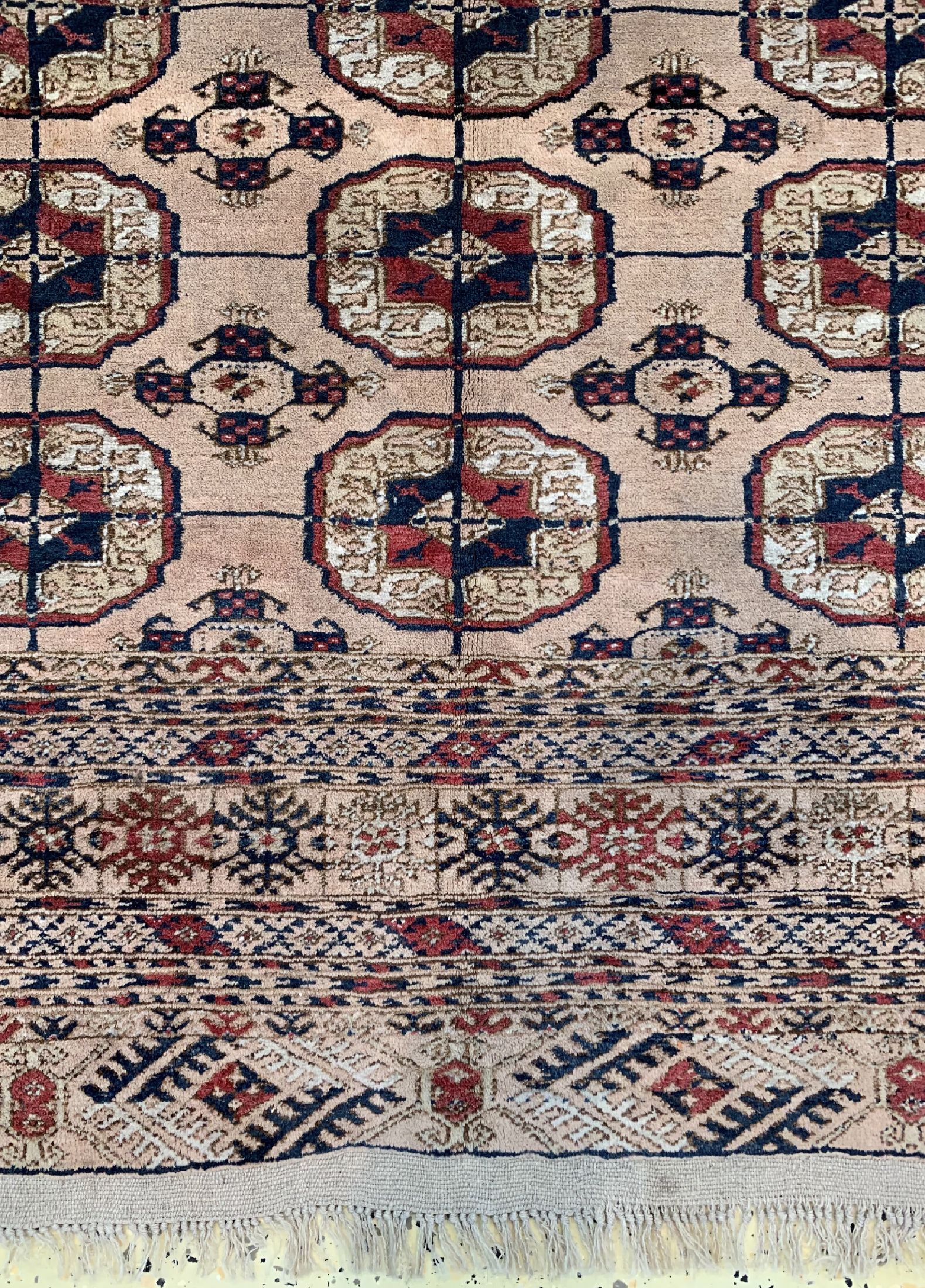 Detail b: Buchara alt, Rußland, um 1940, Wolle auf Wolle, ca. 180 x 133 cm, EHZ: 2