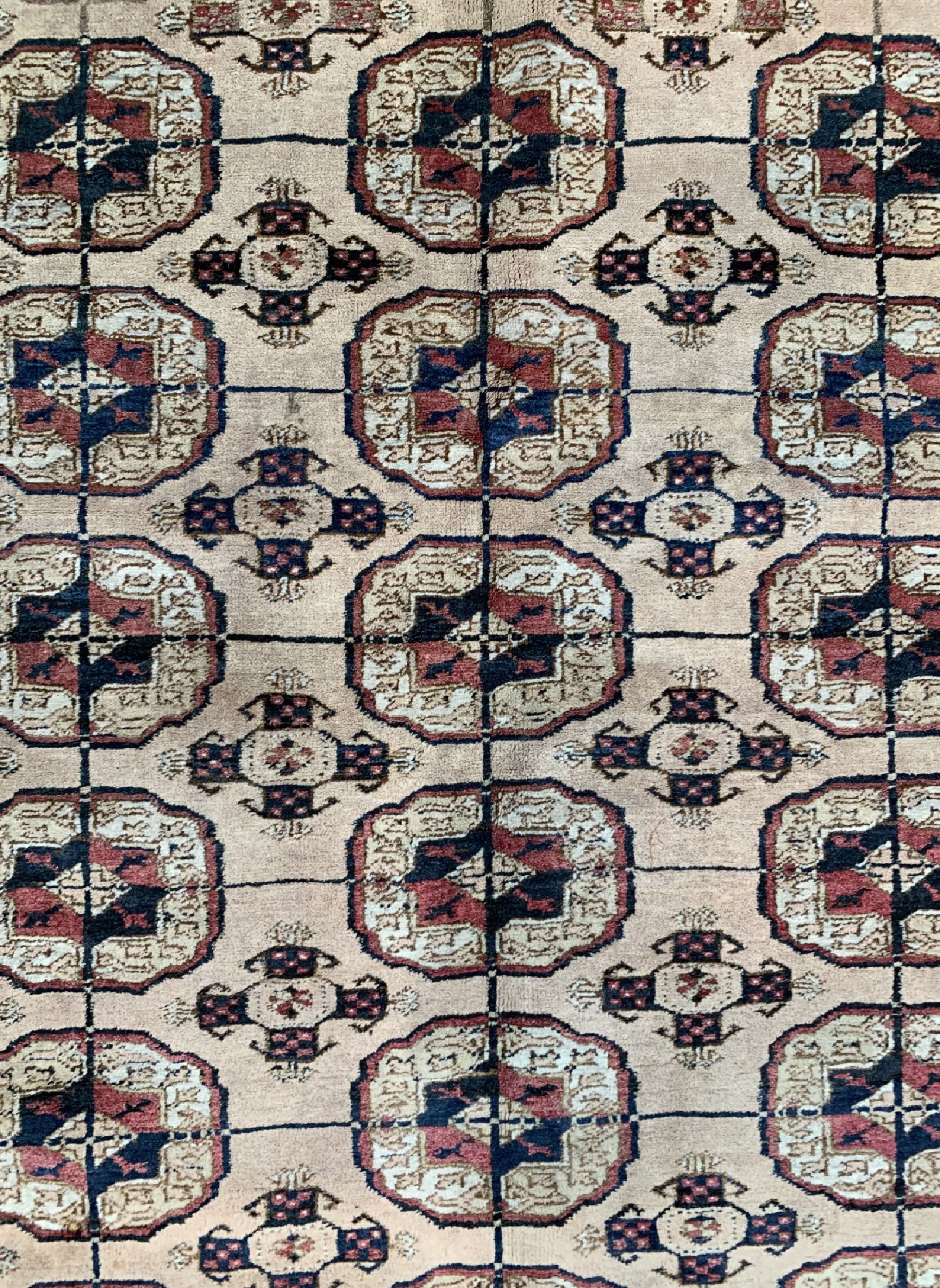 Detail c: Buchara alt, Rußland, um 1940, Wolle auf Wolle, ca. 180 x 133 cm, EHZ: 2