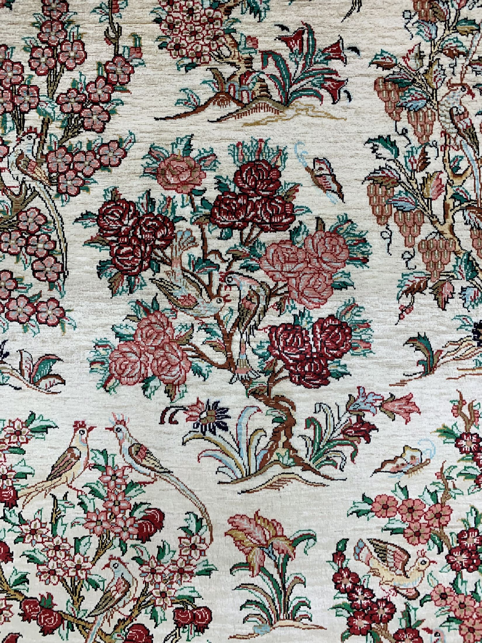 Detail b: Ghom Seide, Persien, ca. 50 Jahre, reine Naturseide, ca. 150 x 101 cm, gereinigt, EHZ: 1-2
