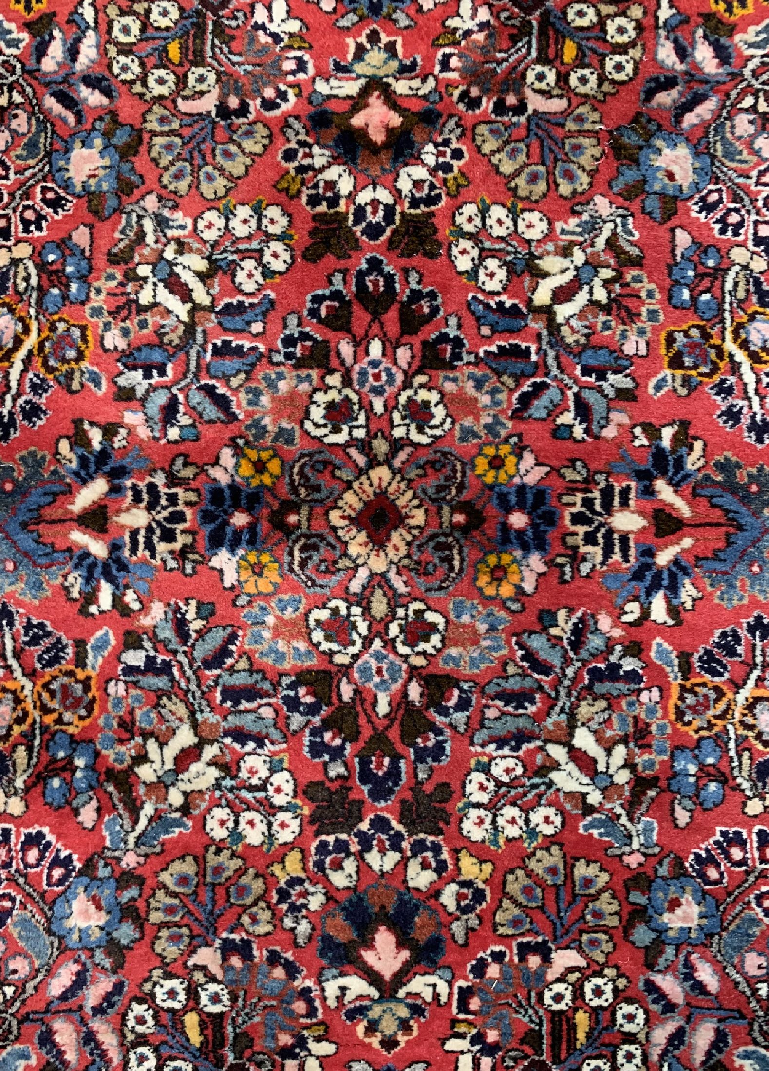 Detail c: Konvolut aus 3 Sarogh, Persien, ca. 50 Jahre, Wolle auf Baumwolle, ca. 155 x 107 cm, EHZ: 2