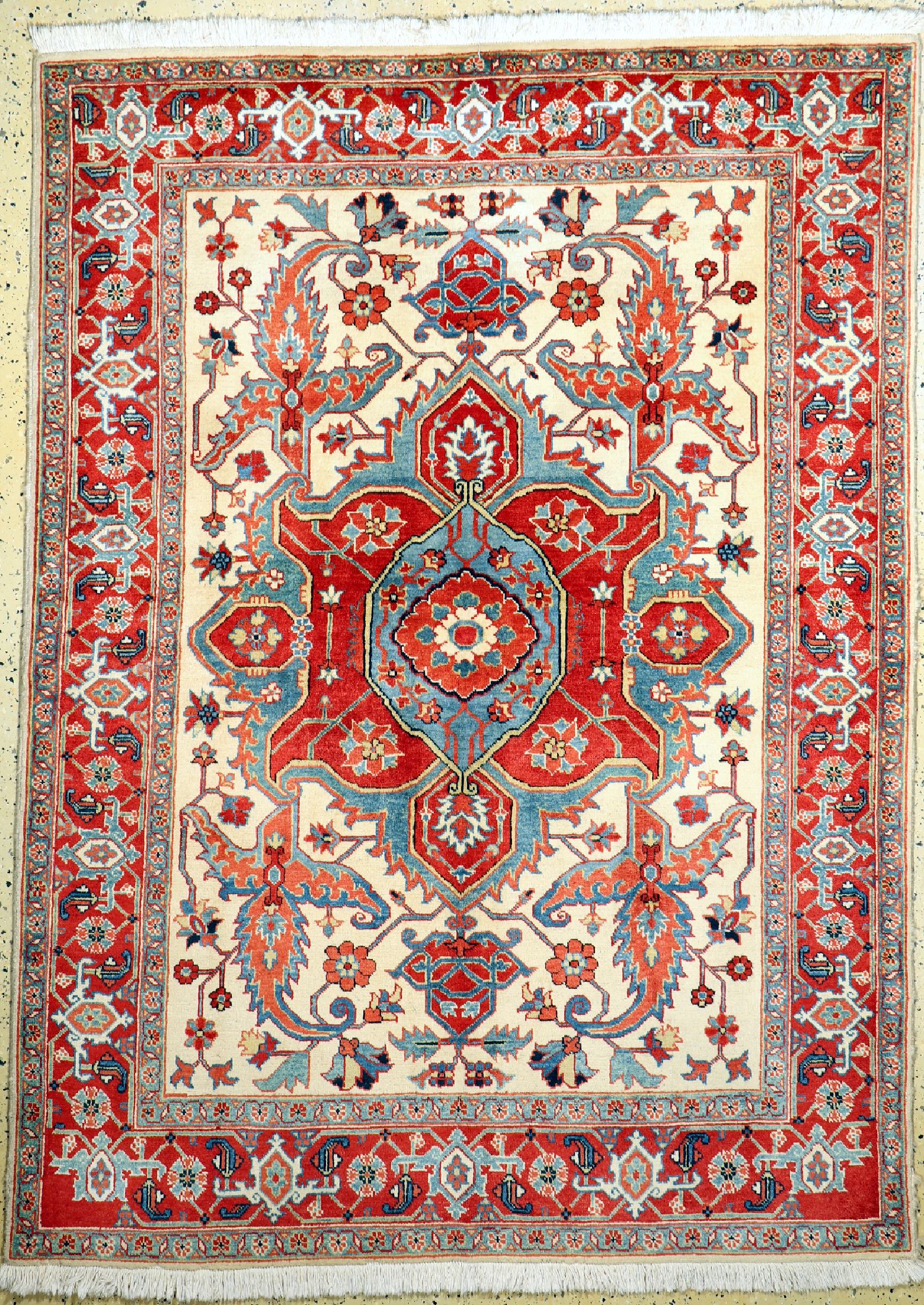 Heriz, Persien, ca. 50 Jahre, Wolle auf Baumwolle, ca. 220 x 163 cm, gereinigt, EHZ: 2(kleine Mottenfrass Stellen).